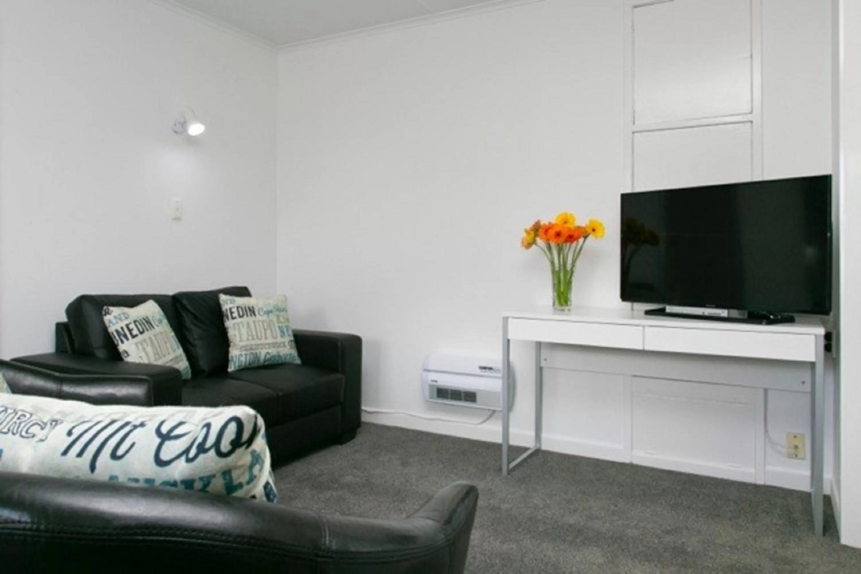 TV and multimedia, Seating Area in 52 on Rifle Motel