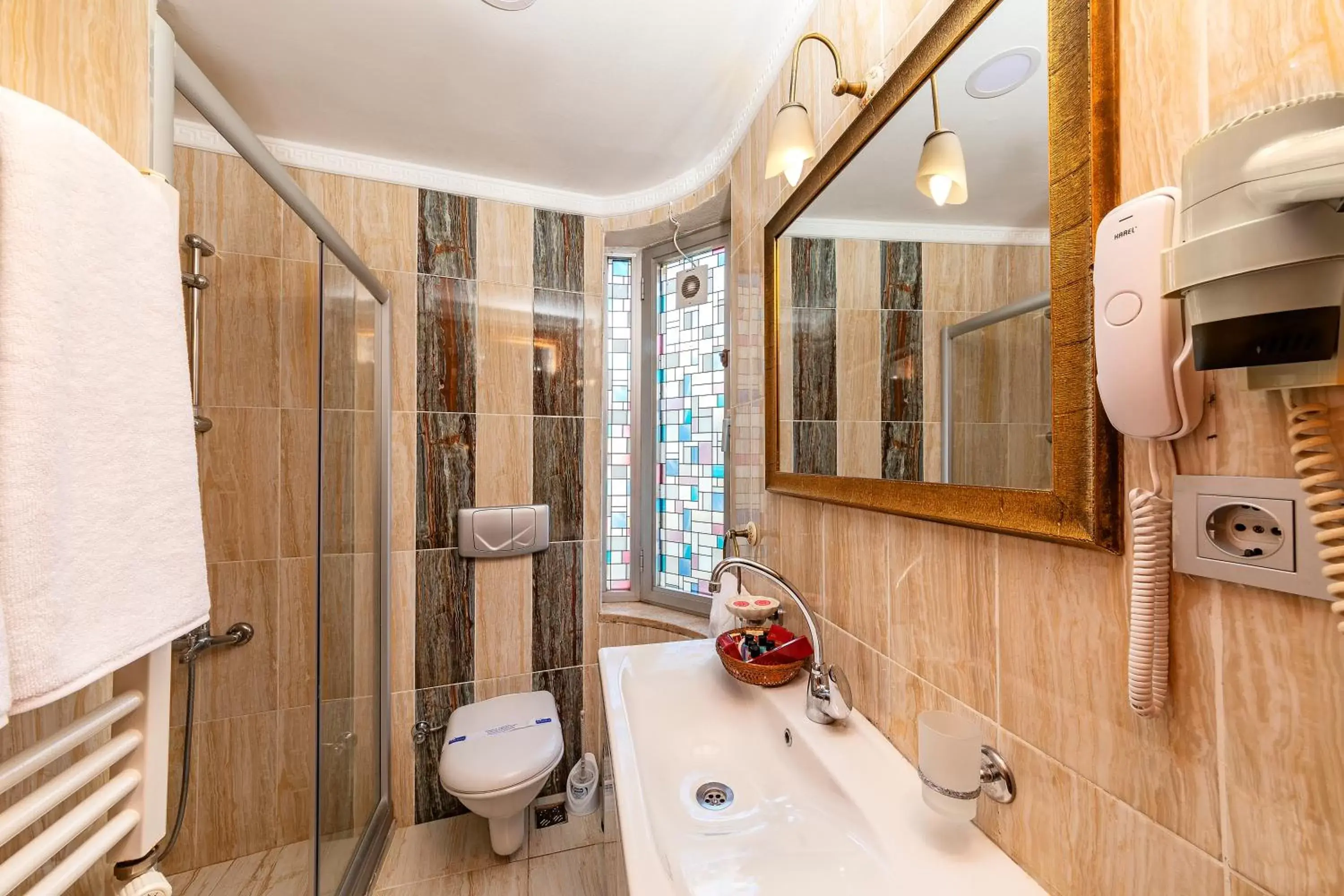 Bathroom in Santa Ottoman Hotel