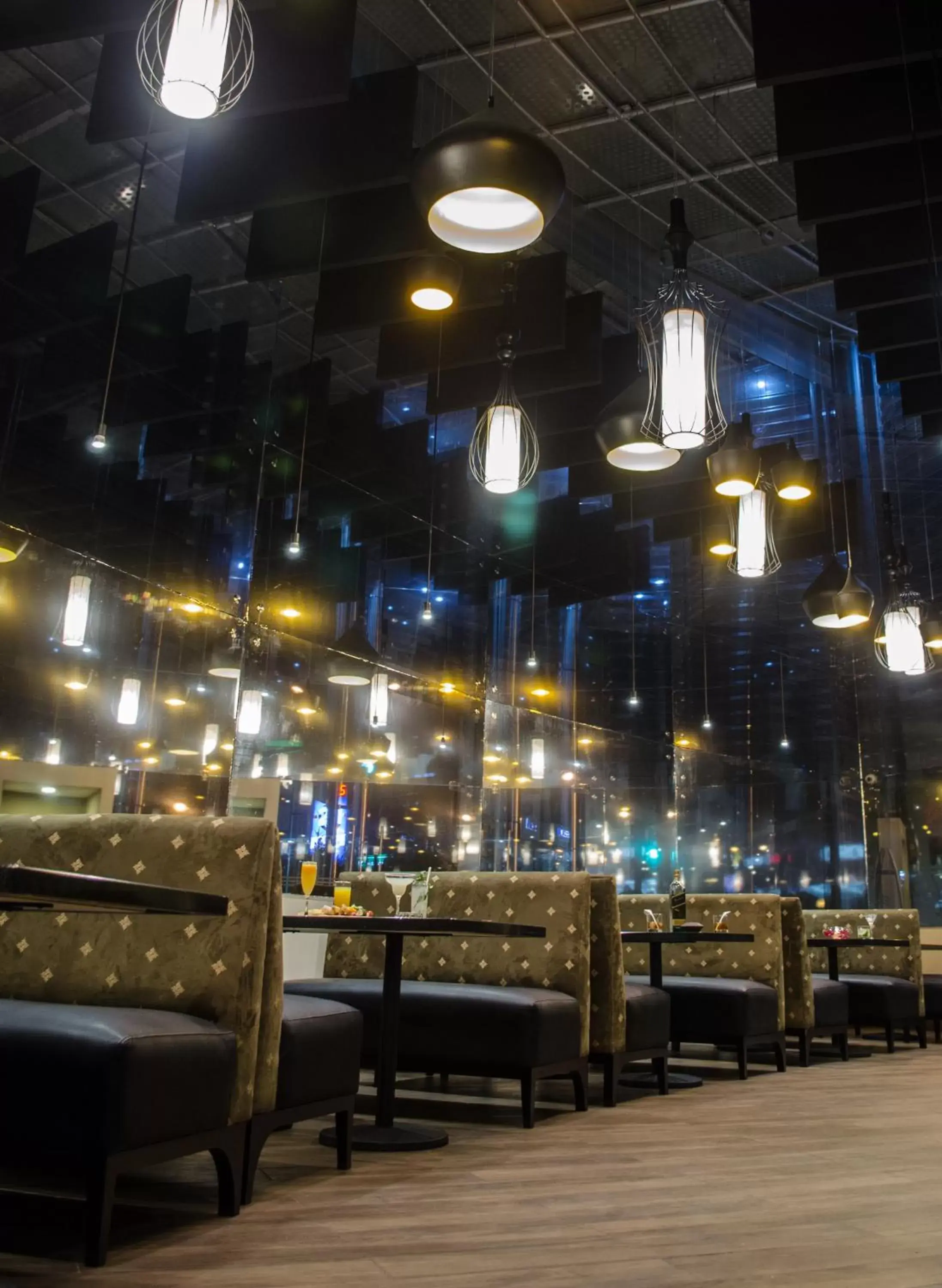 Lounge or bar in Suites Camino Real Lounge or bar in Suites Camino Real