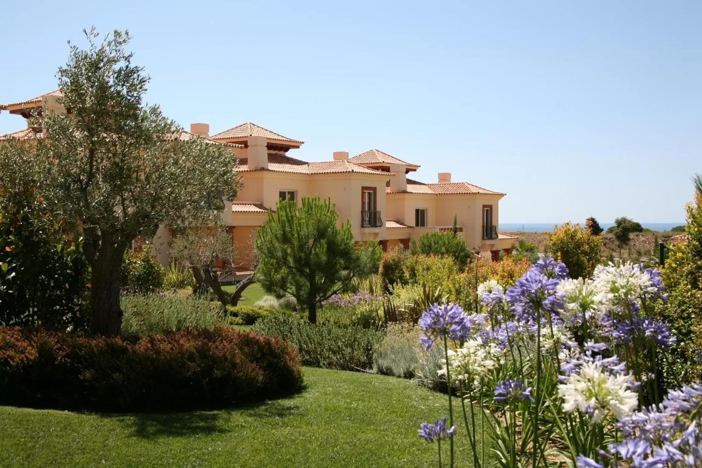 Garden, Property Building in Monte Rei Golf & Country Club