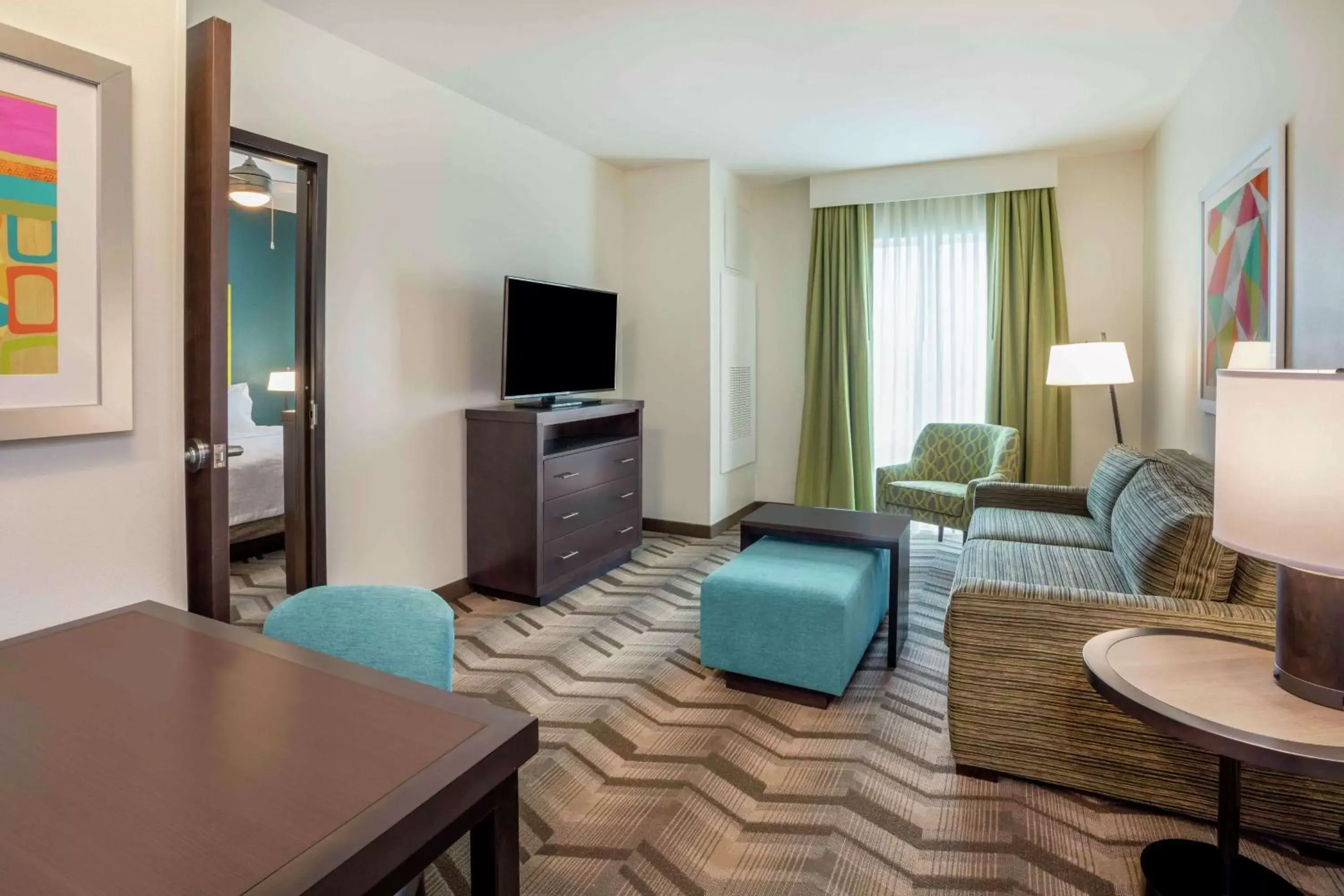 Living room, Seating Area in Homewood Suites By Hilton Edina Minneapolis