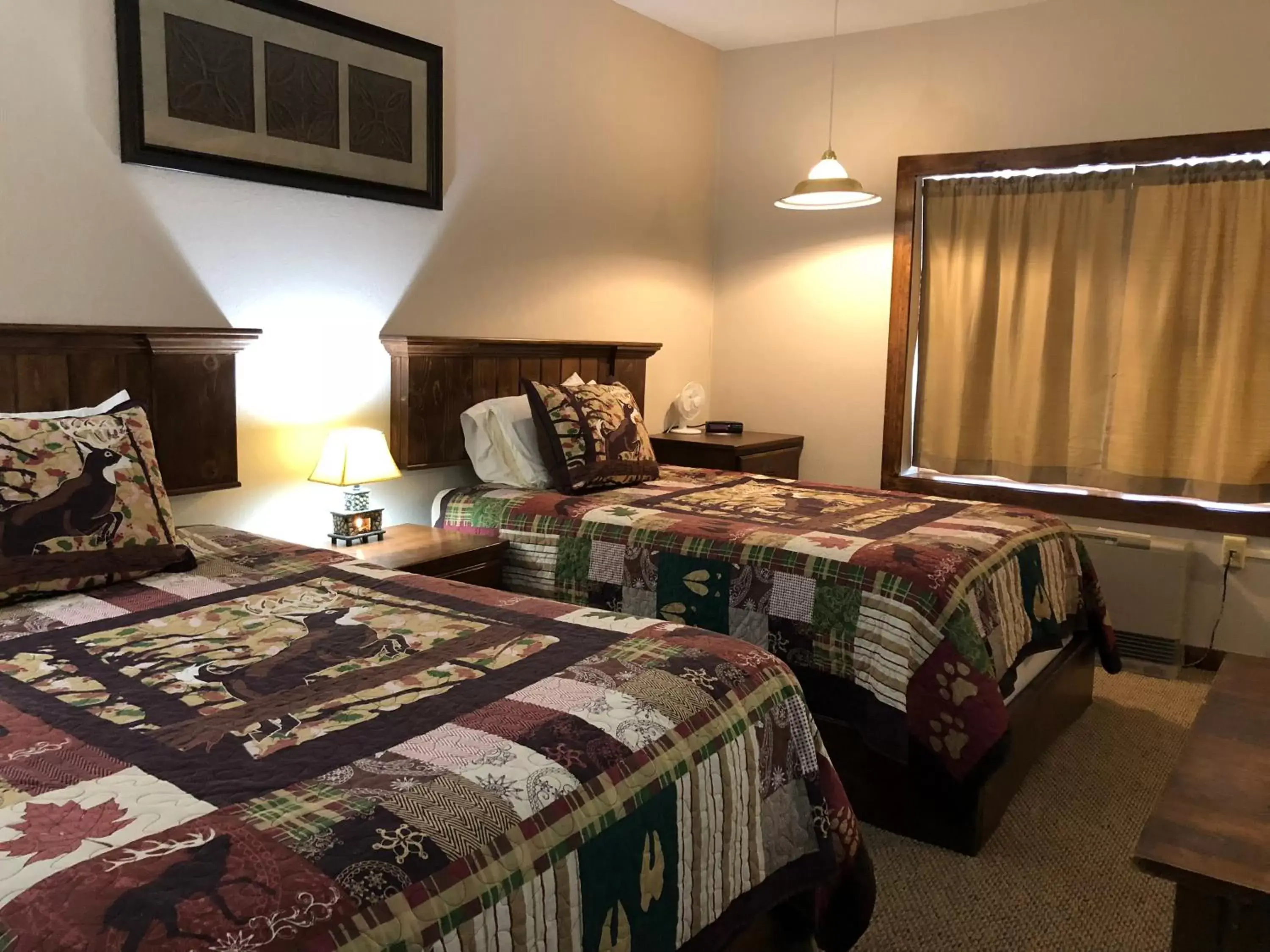 Photo of the whole room, Bed in Tug Hill Resort