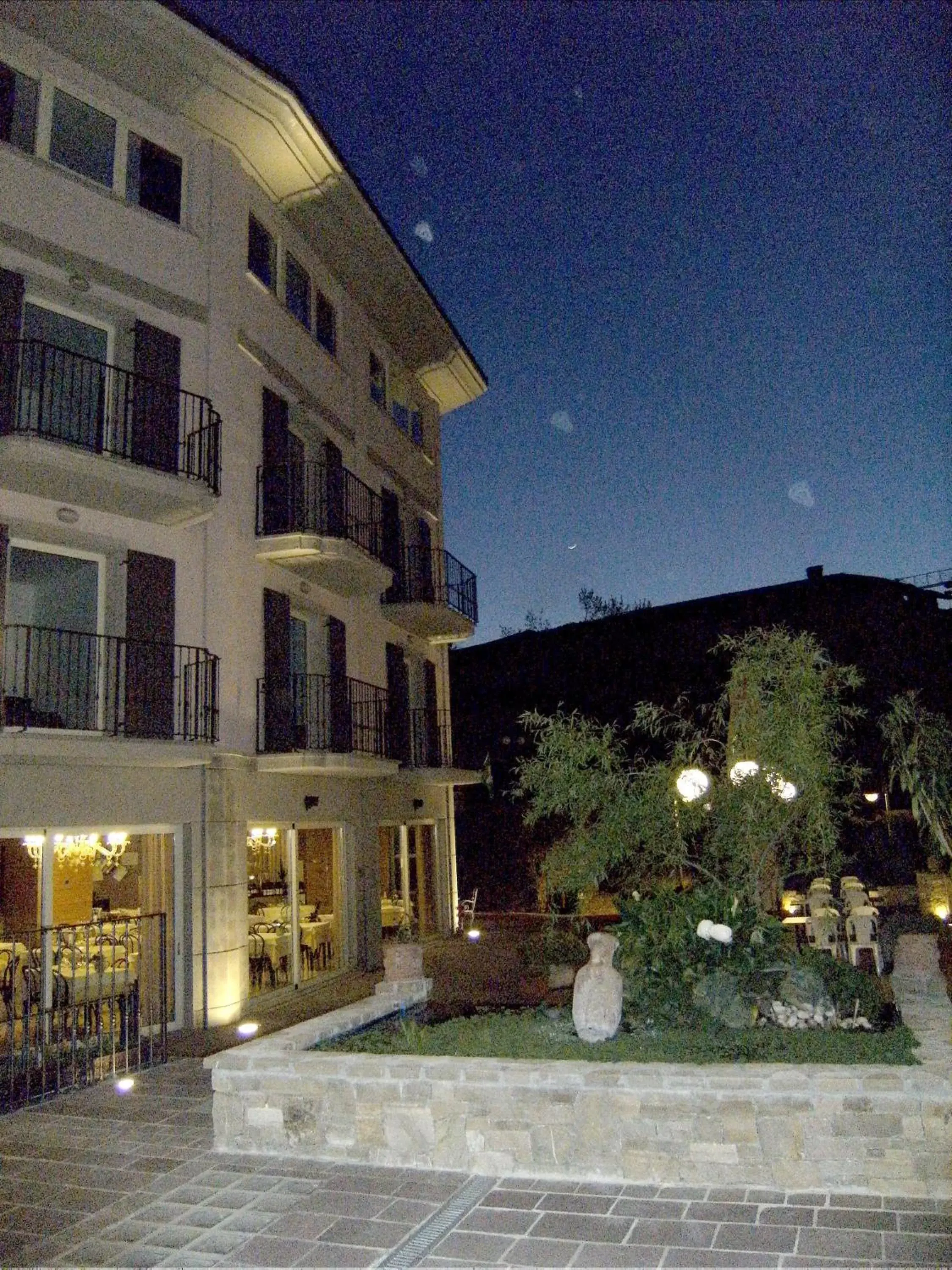 Night, Property Building in Locanda del Lago Rosmunda