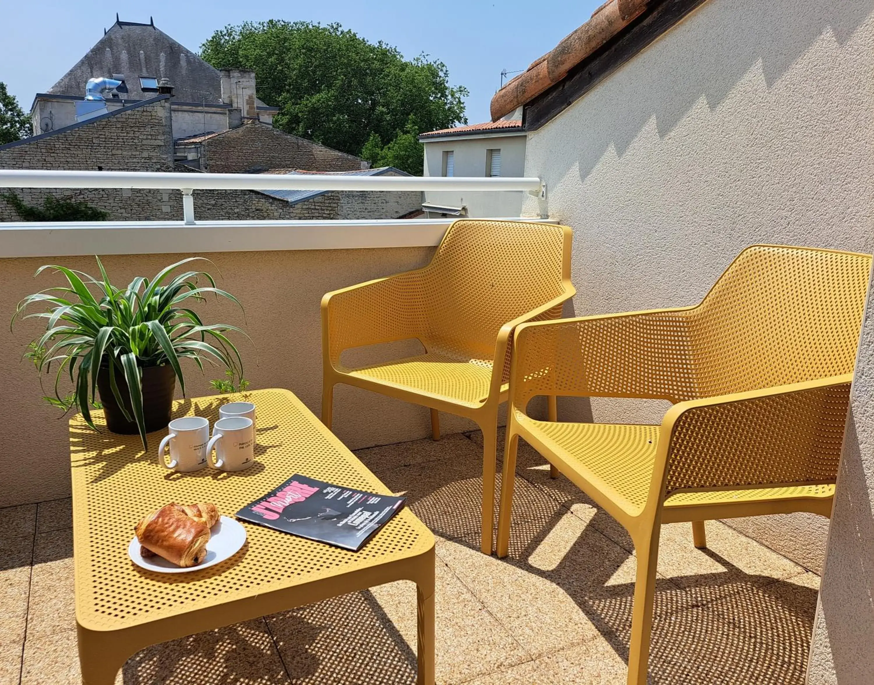 Patio in Appart'City Niort