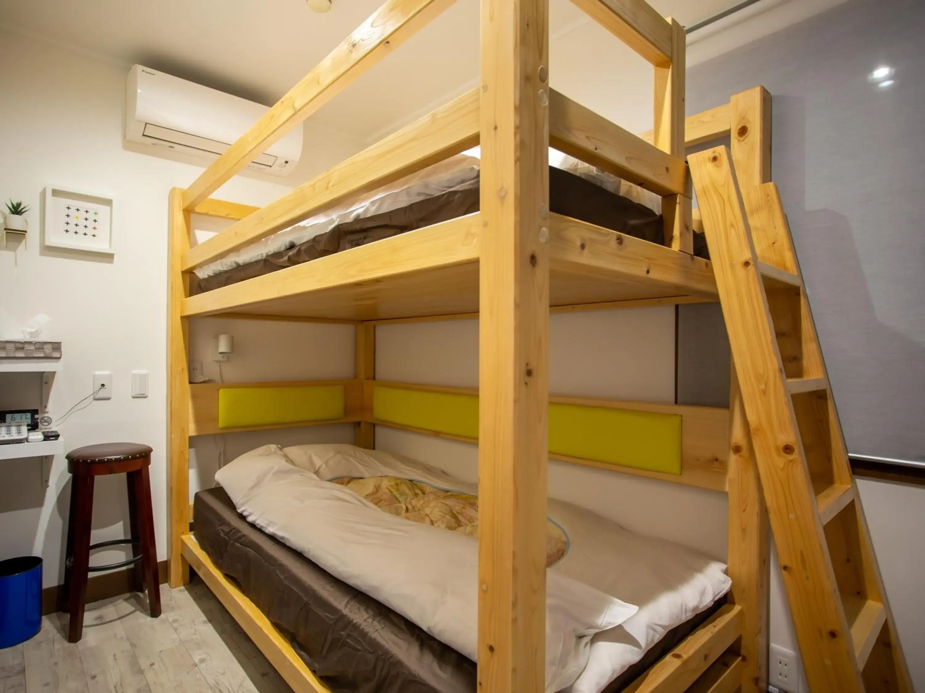 bunk bed in Kaneyoshi Ryokan Hotel