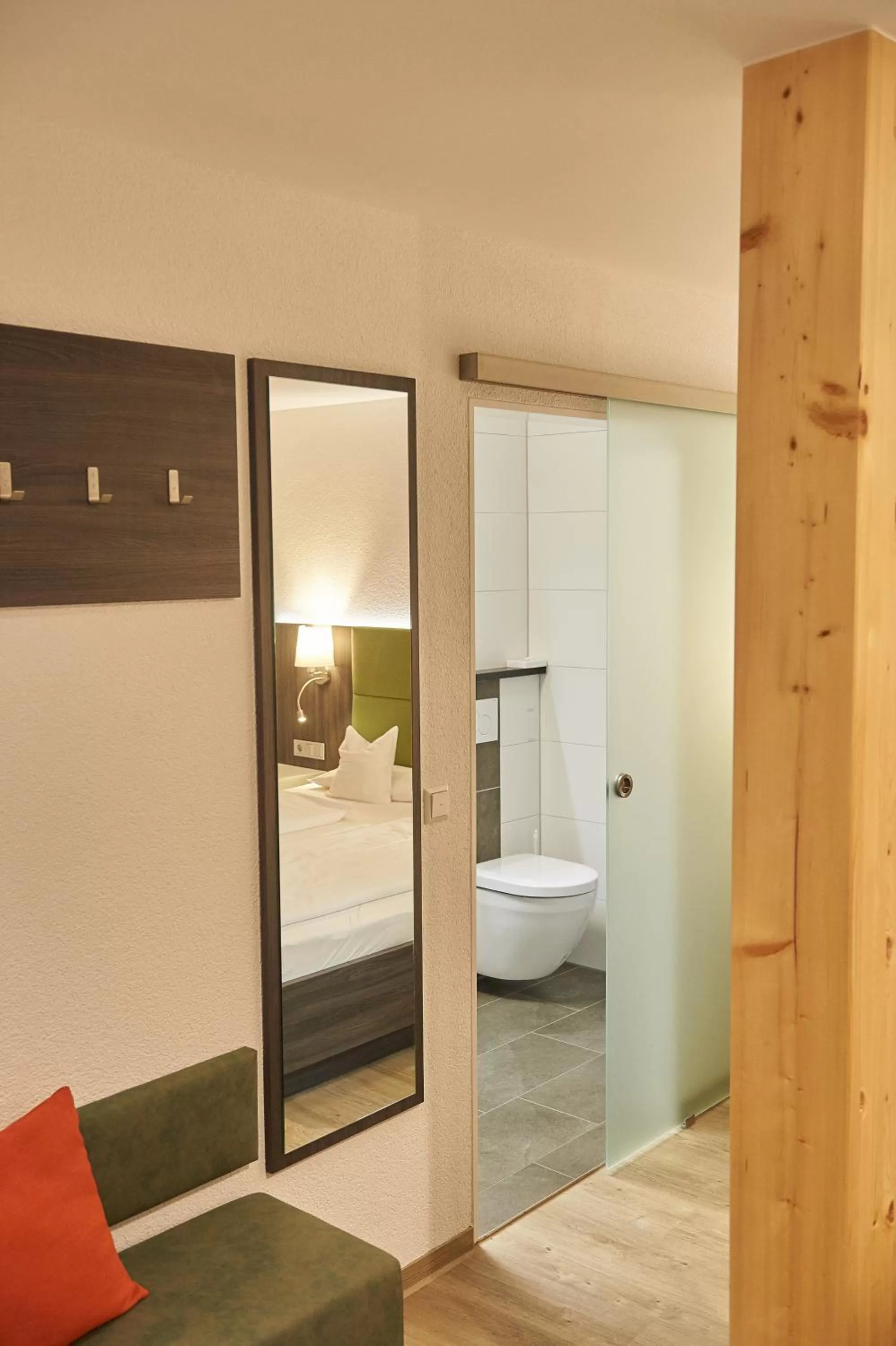 Photo of the whole room, Bed in Insel-Hotel-Lindau