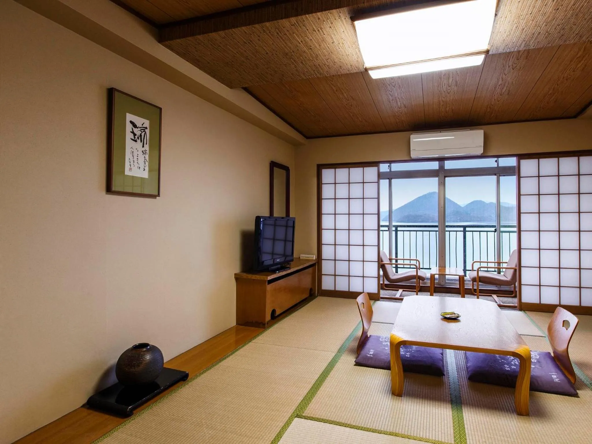 Japanese-Style Room with Lake View(Buffet Dinner & Breakfast Included) - single occupancy in Toya Kohan Tei