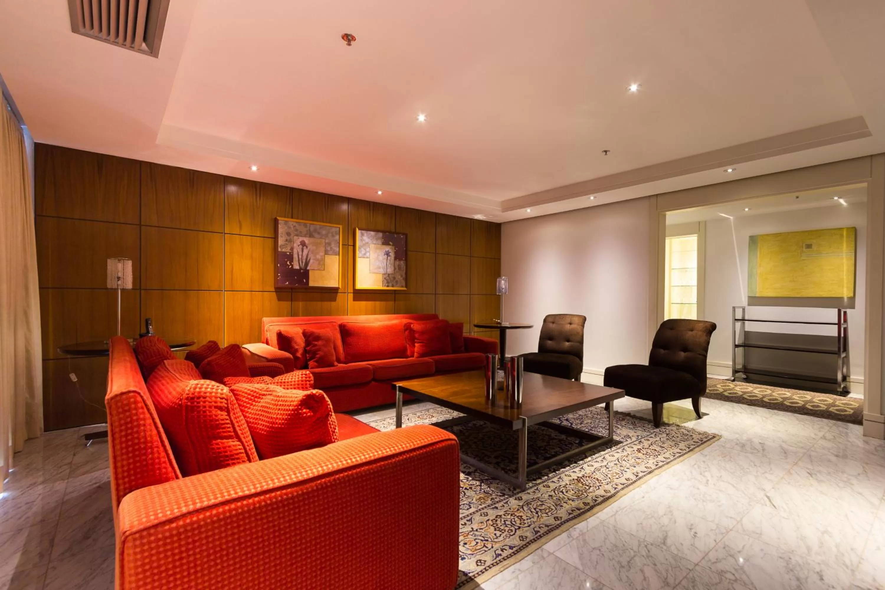 Communal lounge/ TV room in Grand Bittar Hotel