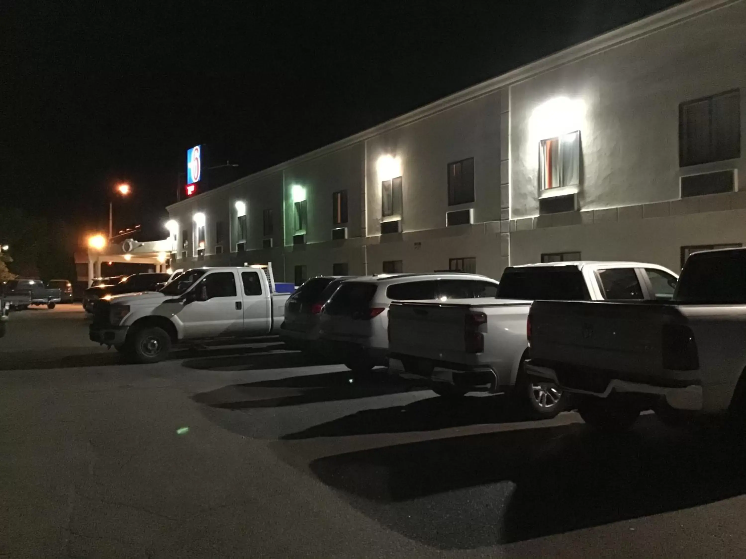 Property Building in Motel 6-Espanola, NM