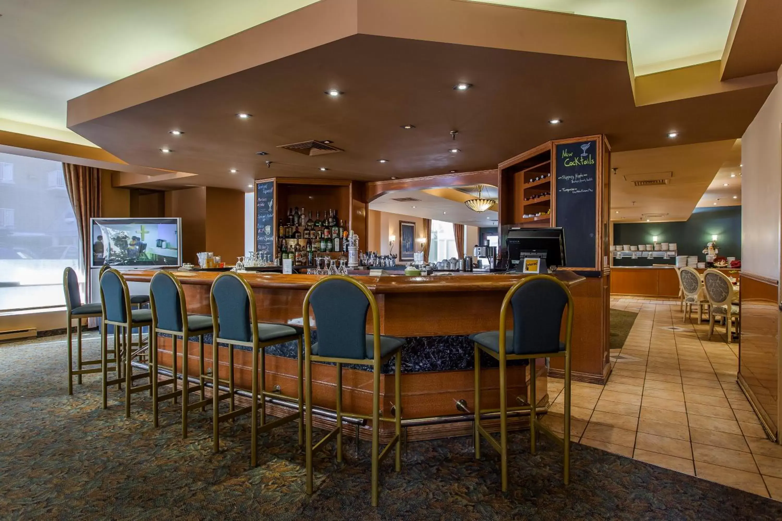 Lounge or bar, Restaurant/Places to Eat in Le Nouvel Hotel