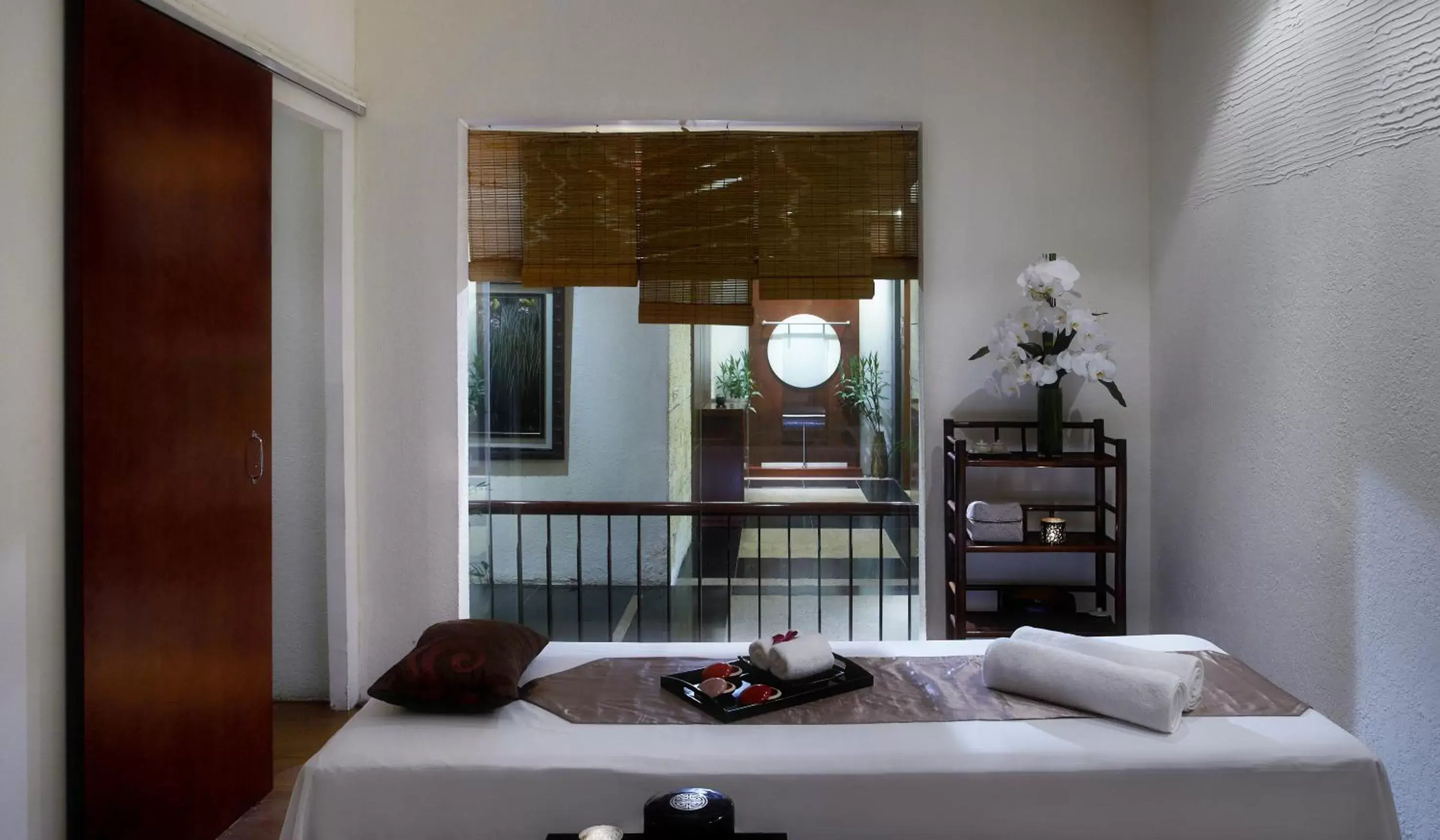 Massage, Bed in Melia Hanoi Massage, Bed in Melia Hanoi