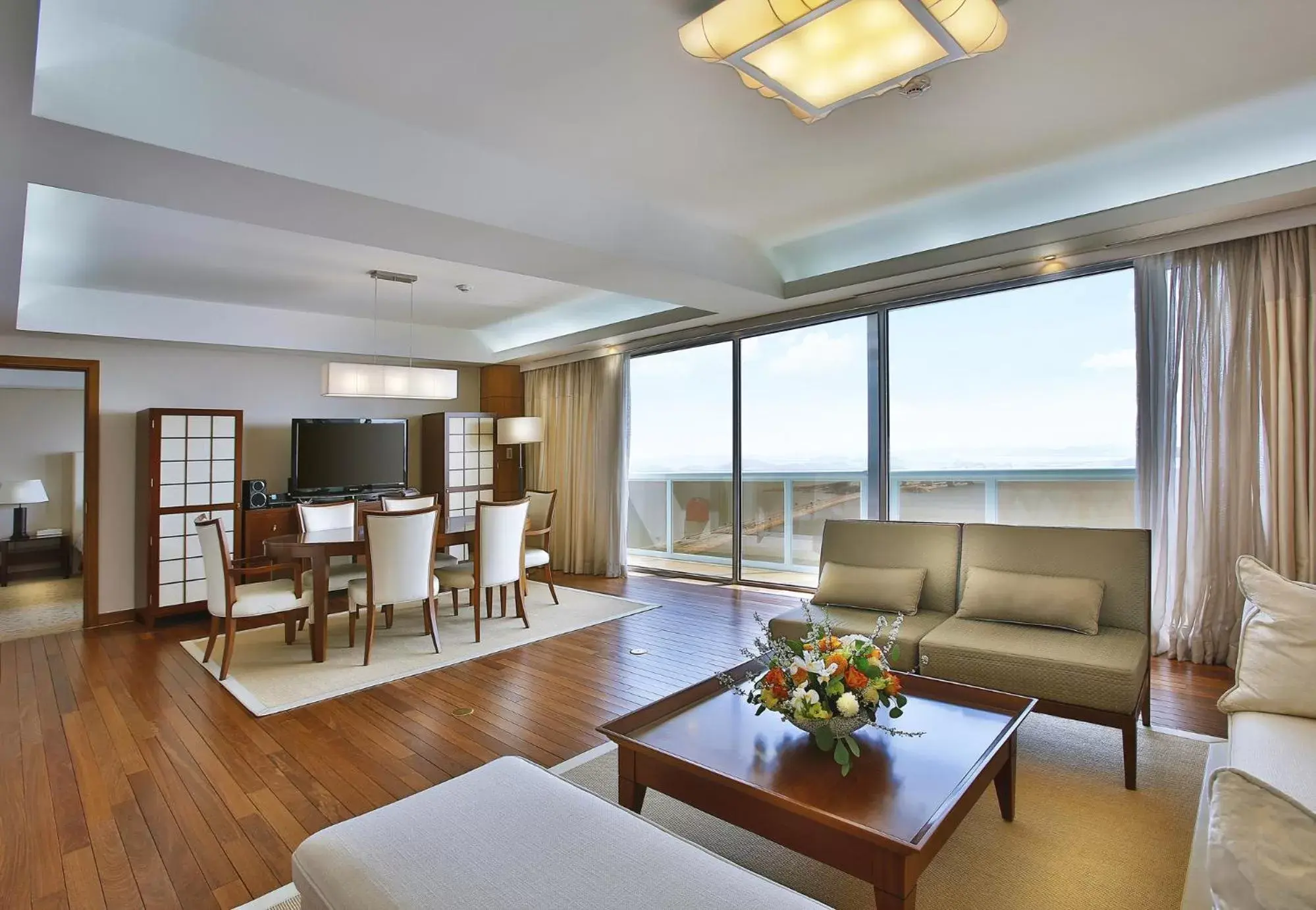 Living room, Seating Area in Hotel Hyundai by Lahan Mokpo