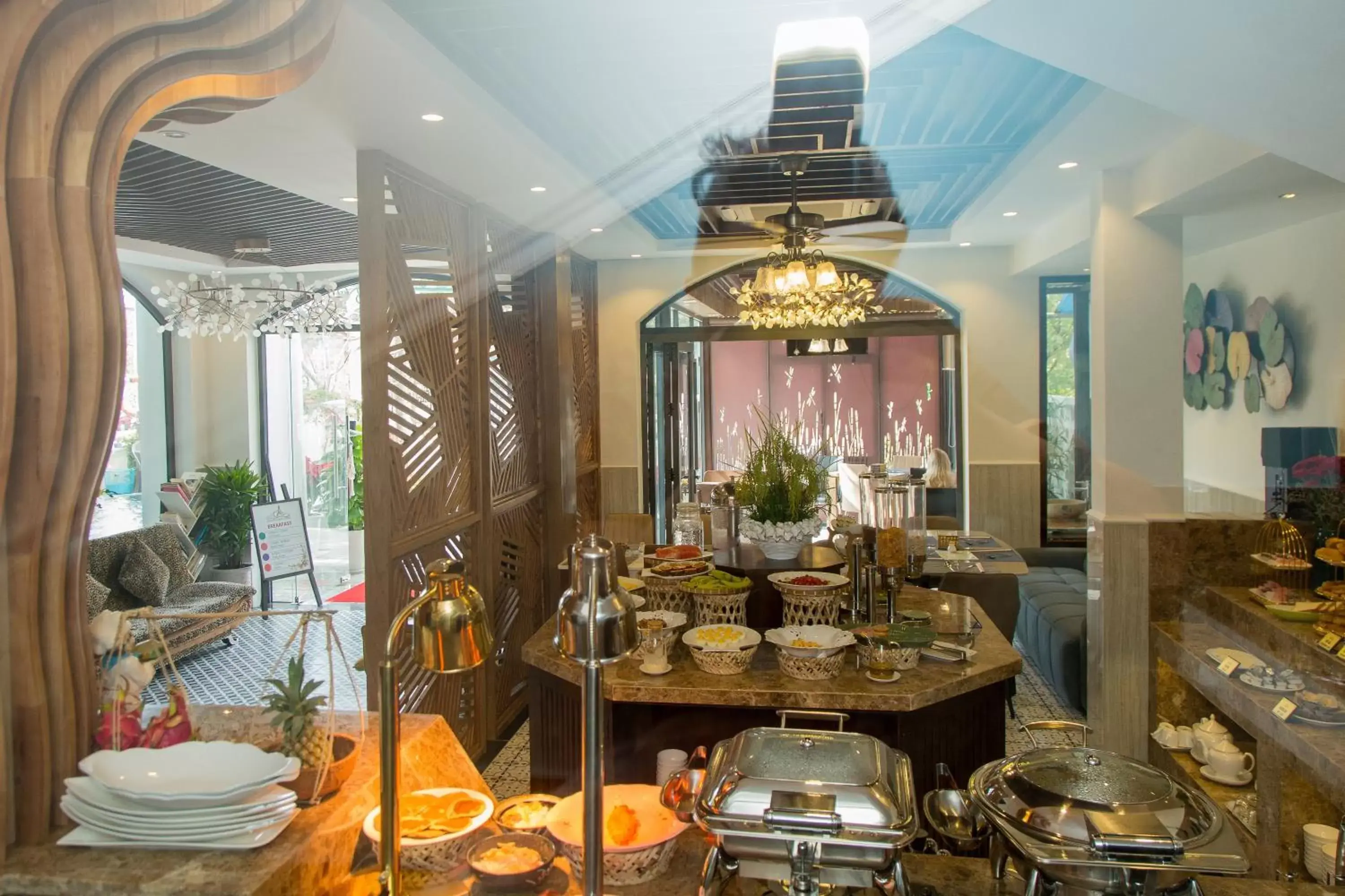 Restaurant/places to eat in Hoang Trinh Hotel Restaurant/places to eat in Hoang Trinh Hotel
