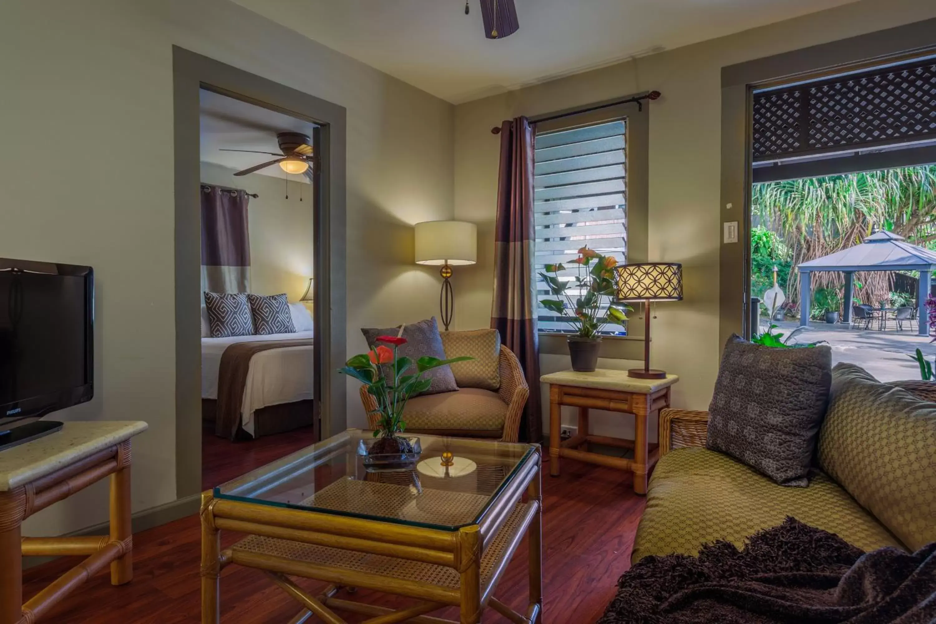 Living room, Seating Area in Paradise Bay Resort