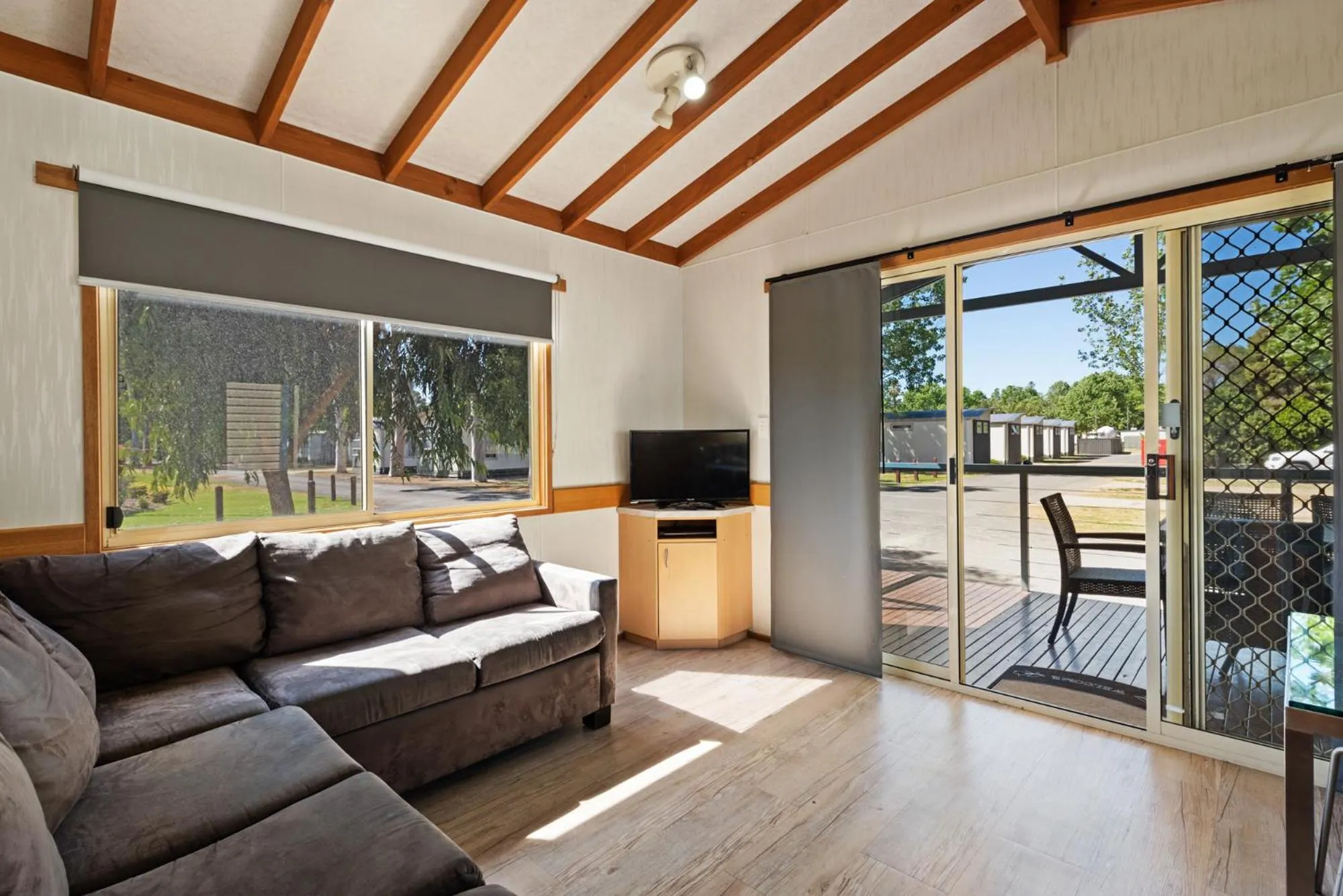 Living room in Discovery Parks - Maidens Inn Moama