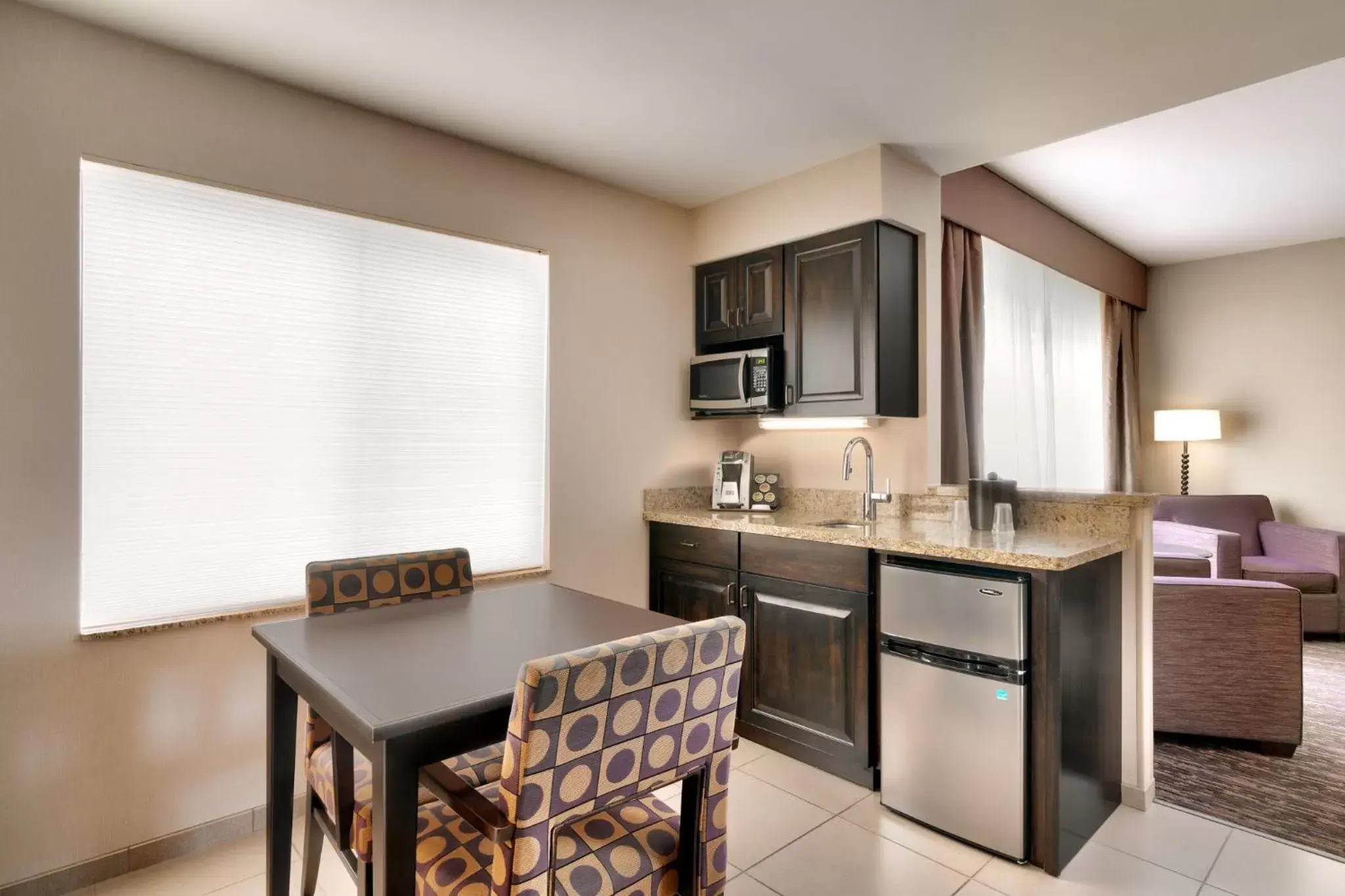 Photo of the whole room, Kitchen/Kitchenette in Holiday Inn Express Hotel & Suites Billings, an IHG Hotel