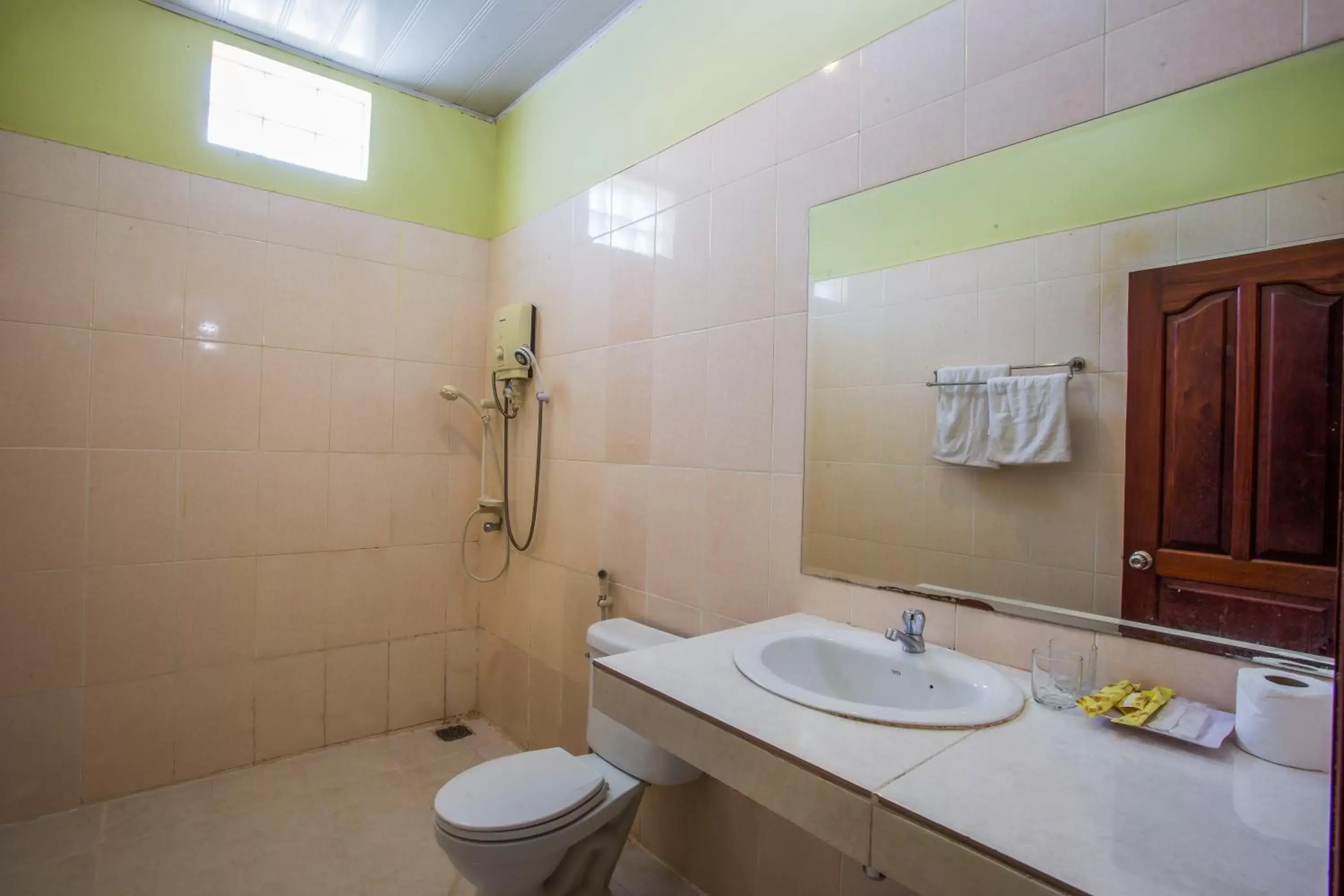 Bathroom in Side Walk Hotel Bathroom in Side Walk Hotel