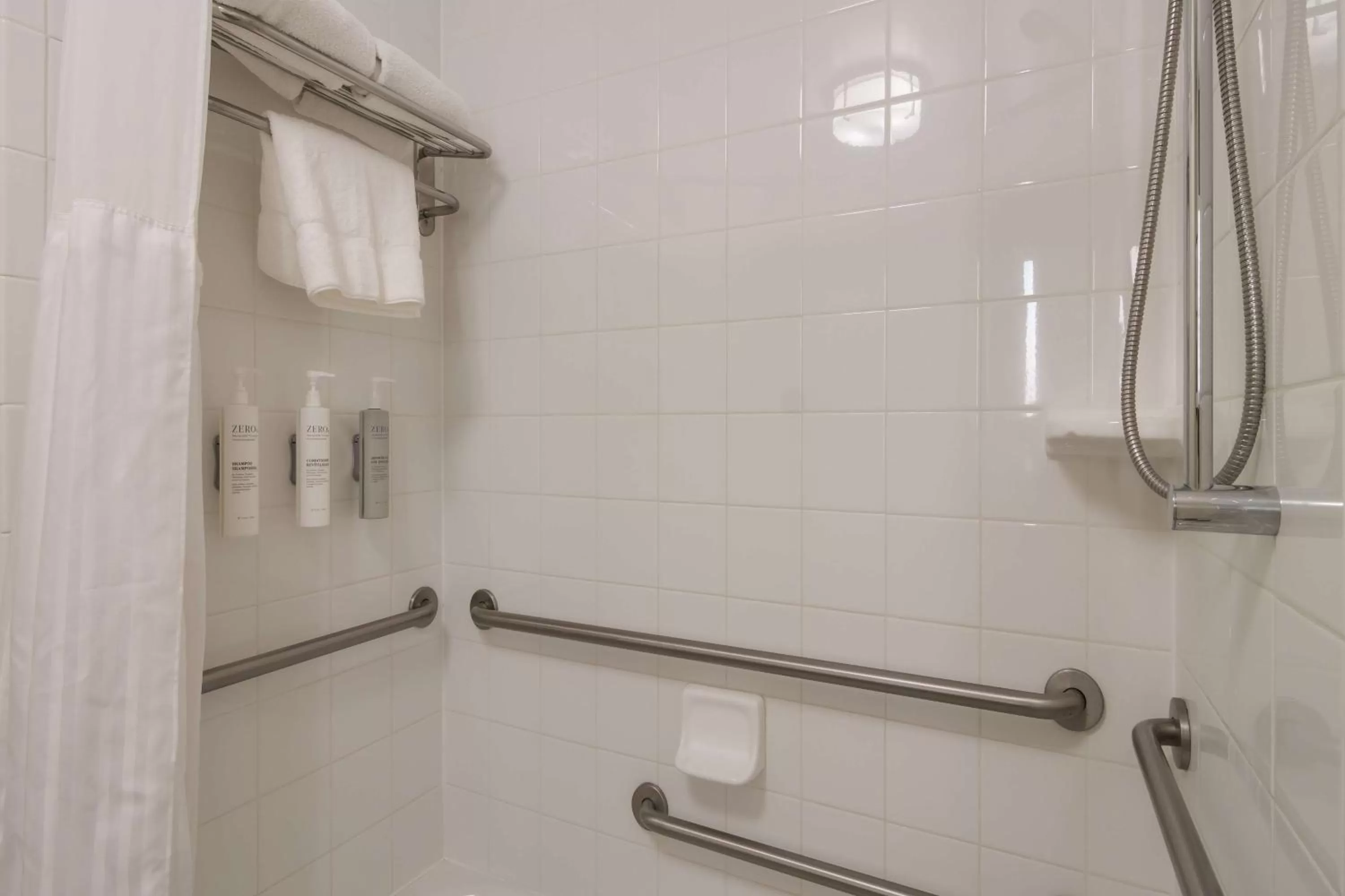 Bathroom in Hilton Garden Inn Madison West/Middleton