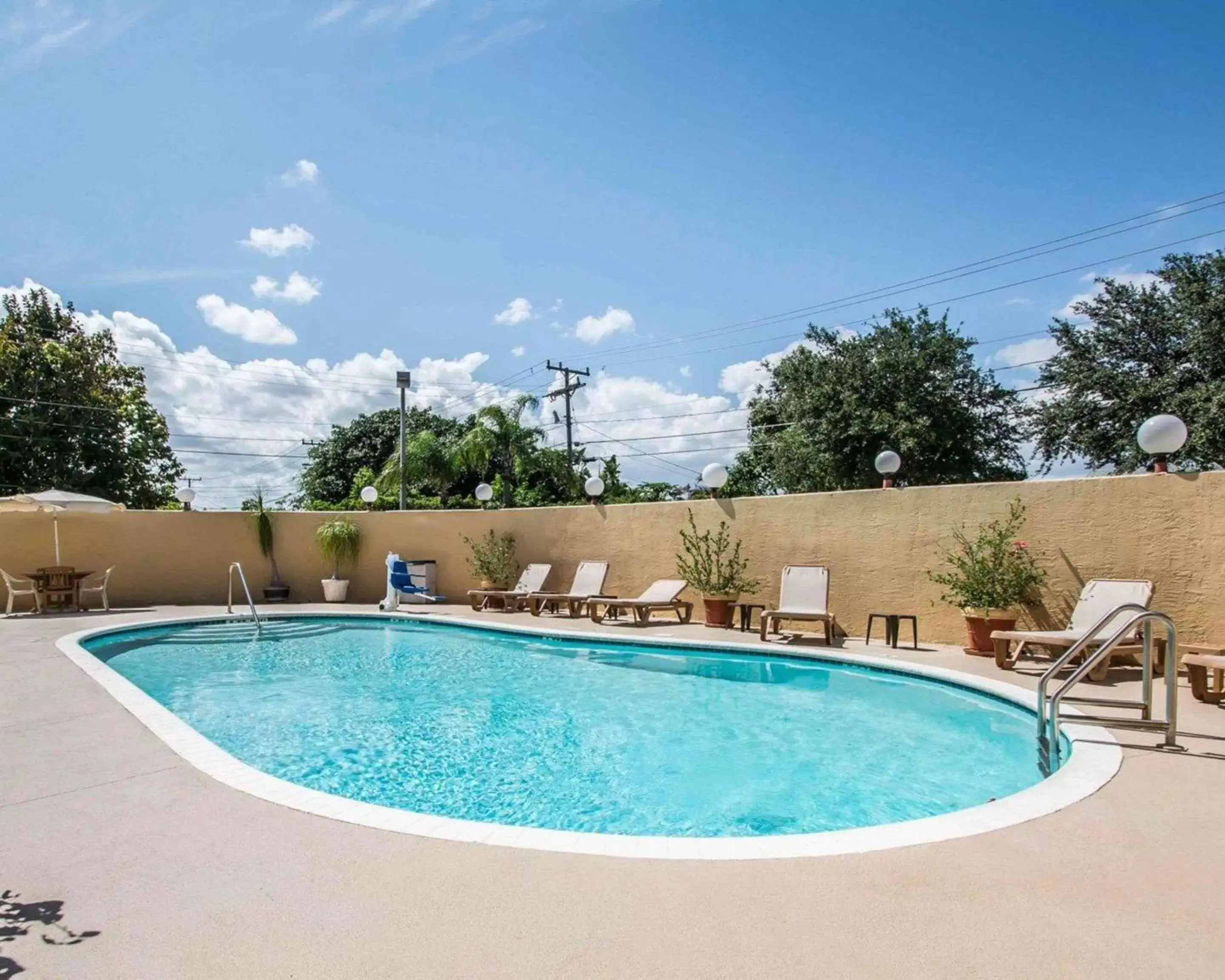On site, Swimming Pool in Comfort Inn & Suites - Lantana - West Palm Beach South