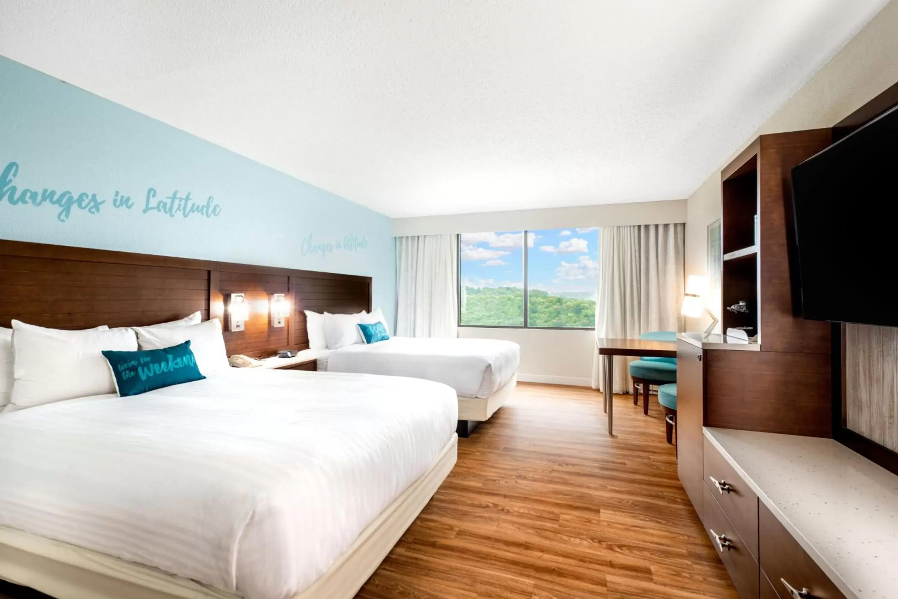 Bed in Margaritaville Lake Resort Lake of the Ozarks