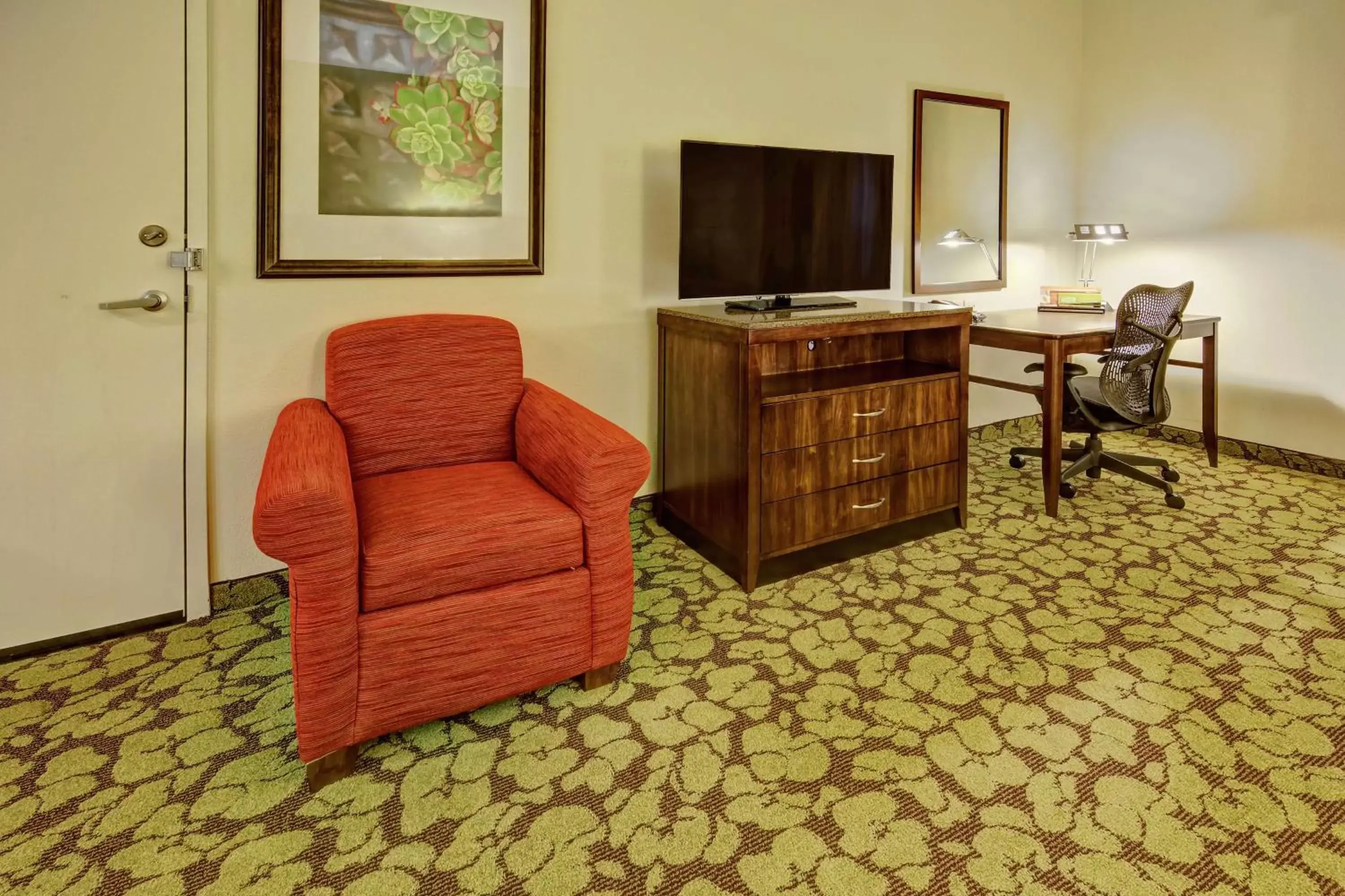 Bedroom, Seating Area in Hilton Garden Inn Memphis/Wolfchase Galleria