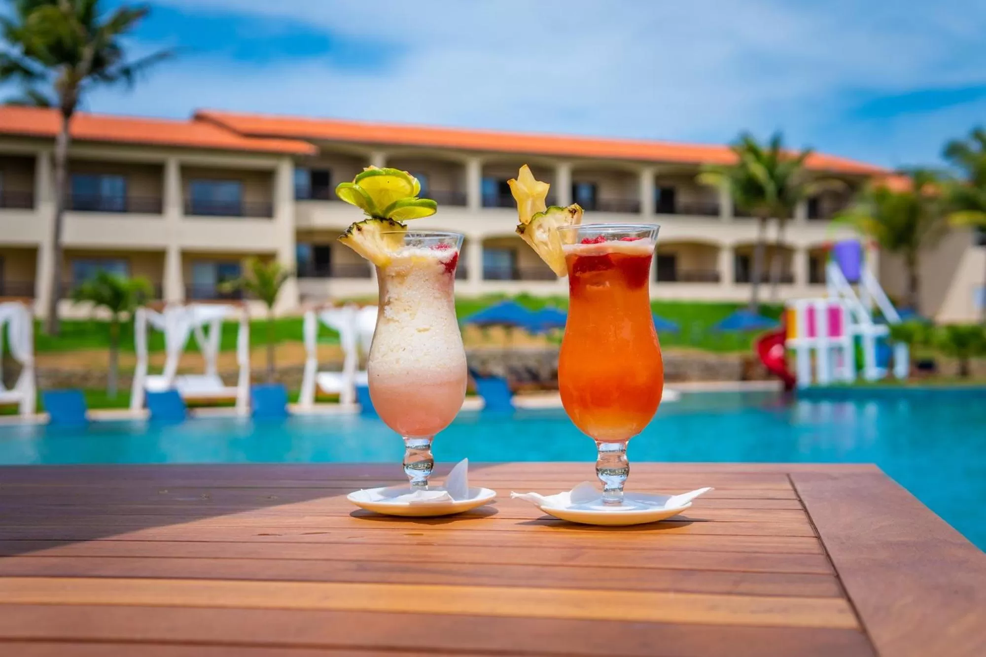 Pool view in Sun City Rota das Emoções