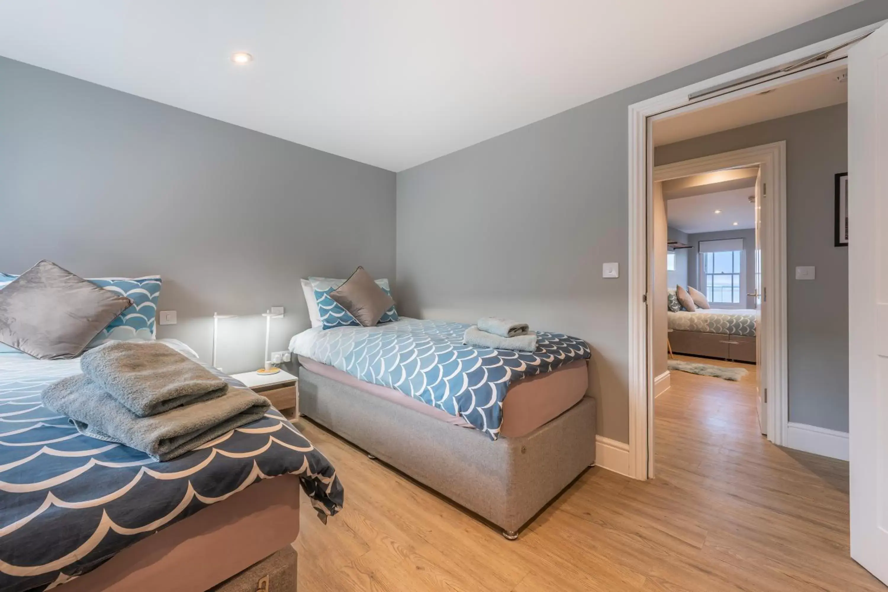 Bedroom, Bed in The Royal George Bedroom, Bed in The Royal George