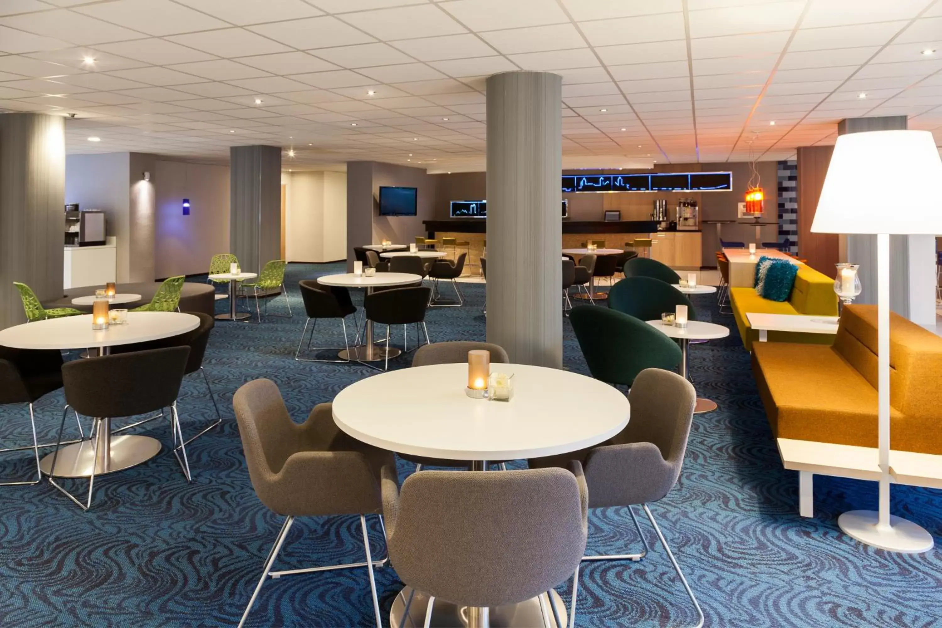 TV and multimedia, Lounge/Bar in Novotel Maastricht