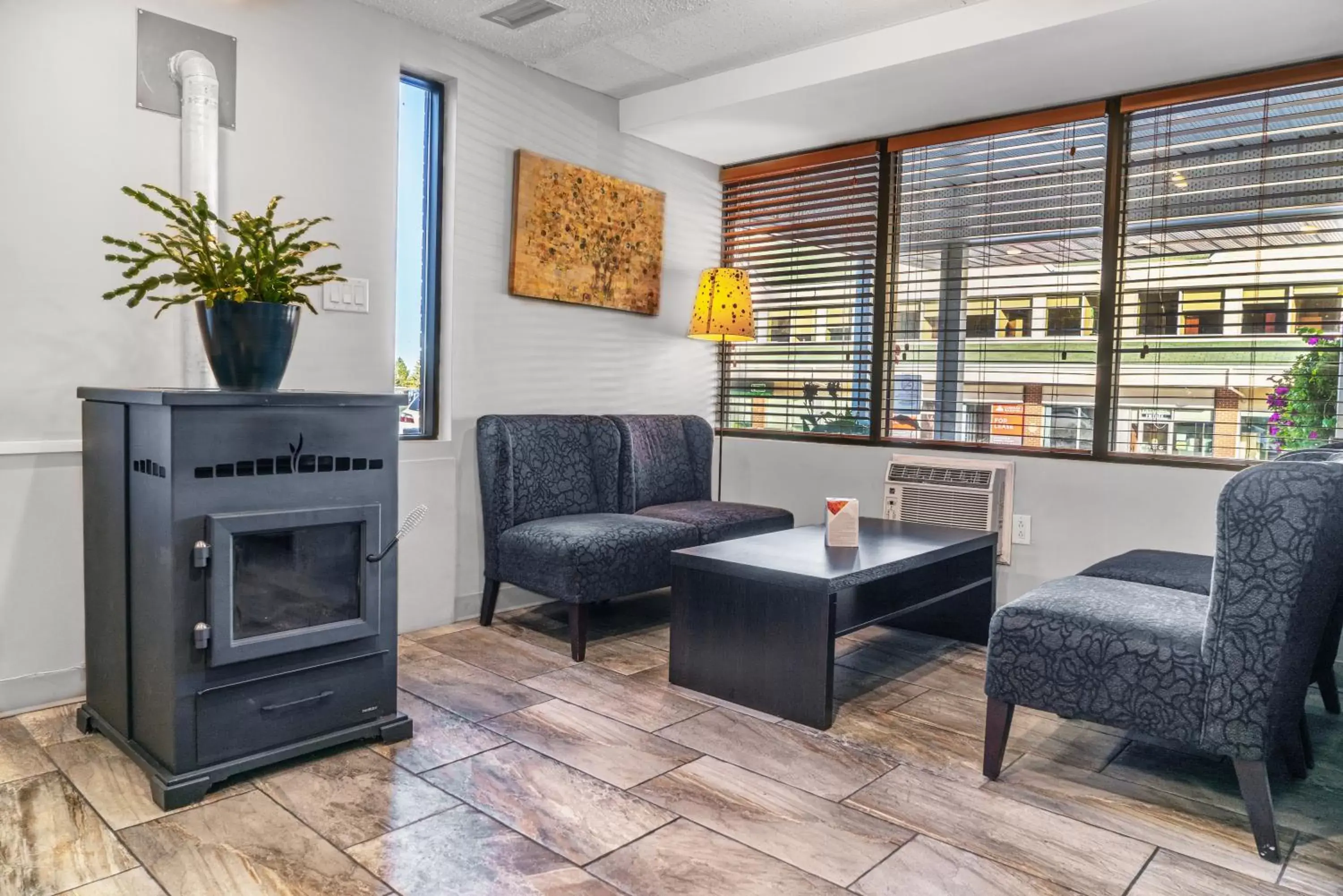 Lobby or reception, Seating Area in Econo Lodge Miramichi