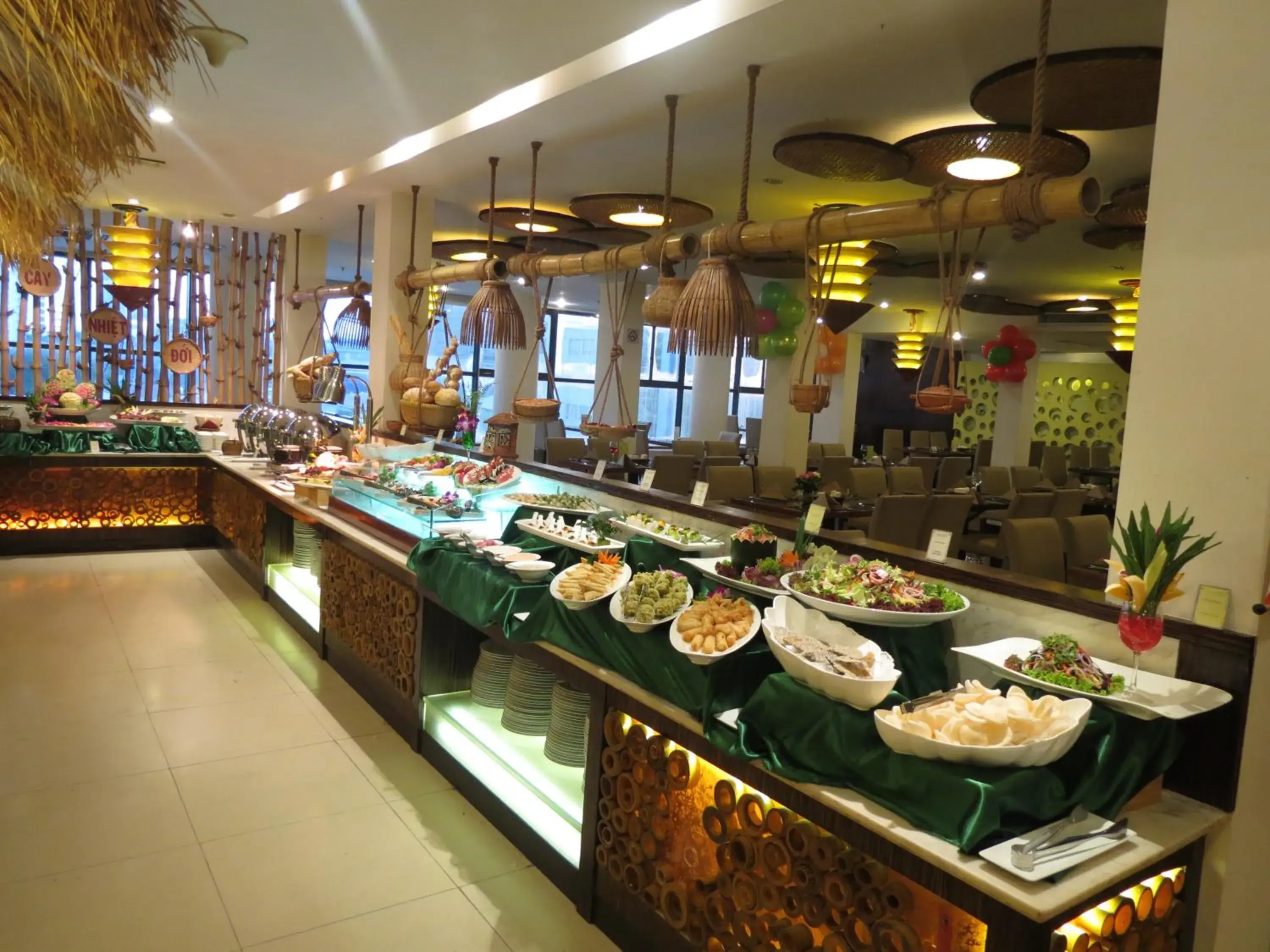 Restaurant/places to eat in Palace Hotel Saigon