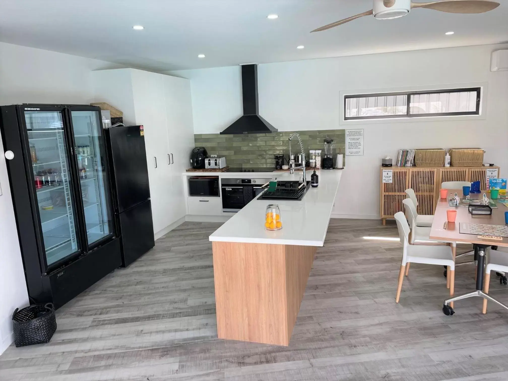 Property building, Kitchen/Kitchenette in Mulwala Resort