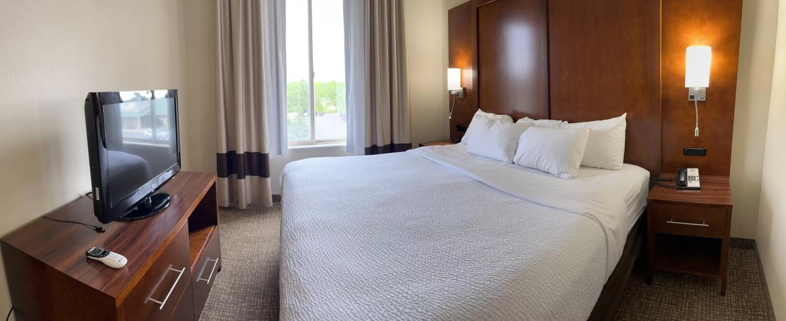 Bed in Rapid River Lodge