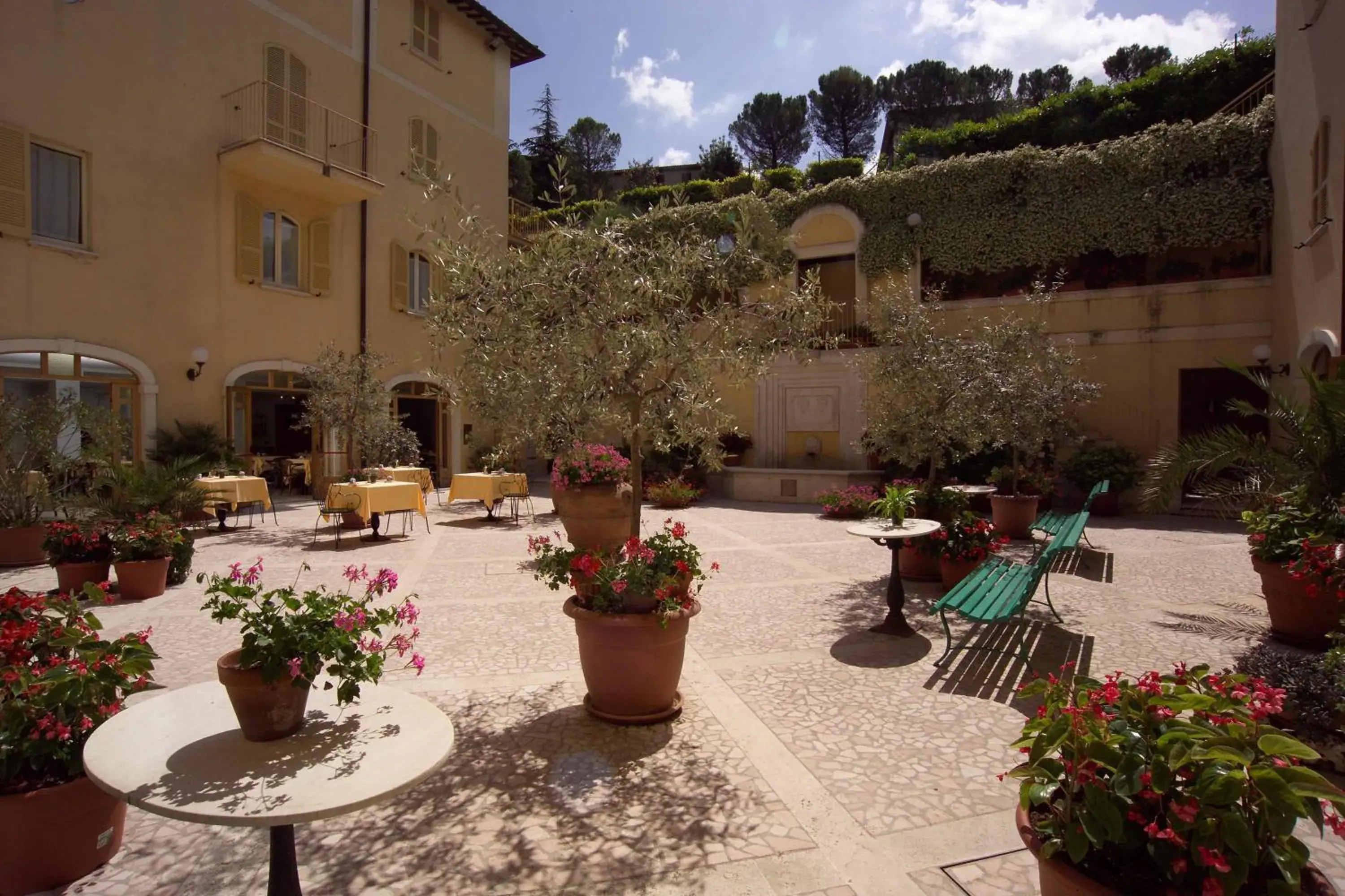 Facade/entrance in Hotel San Luca