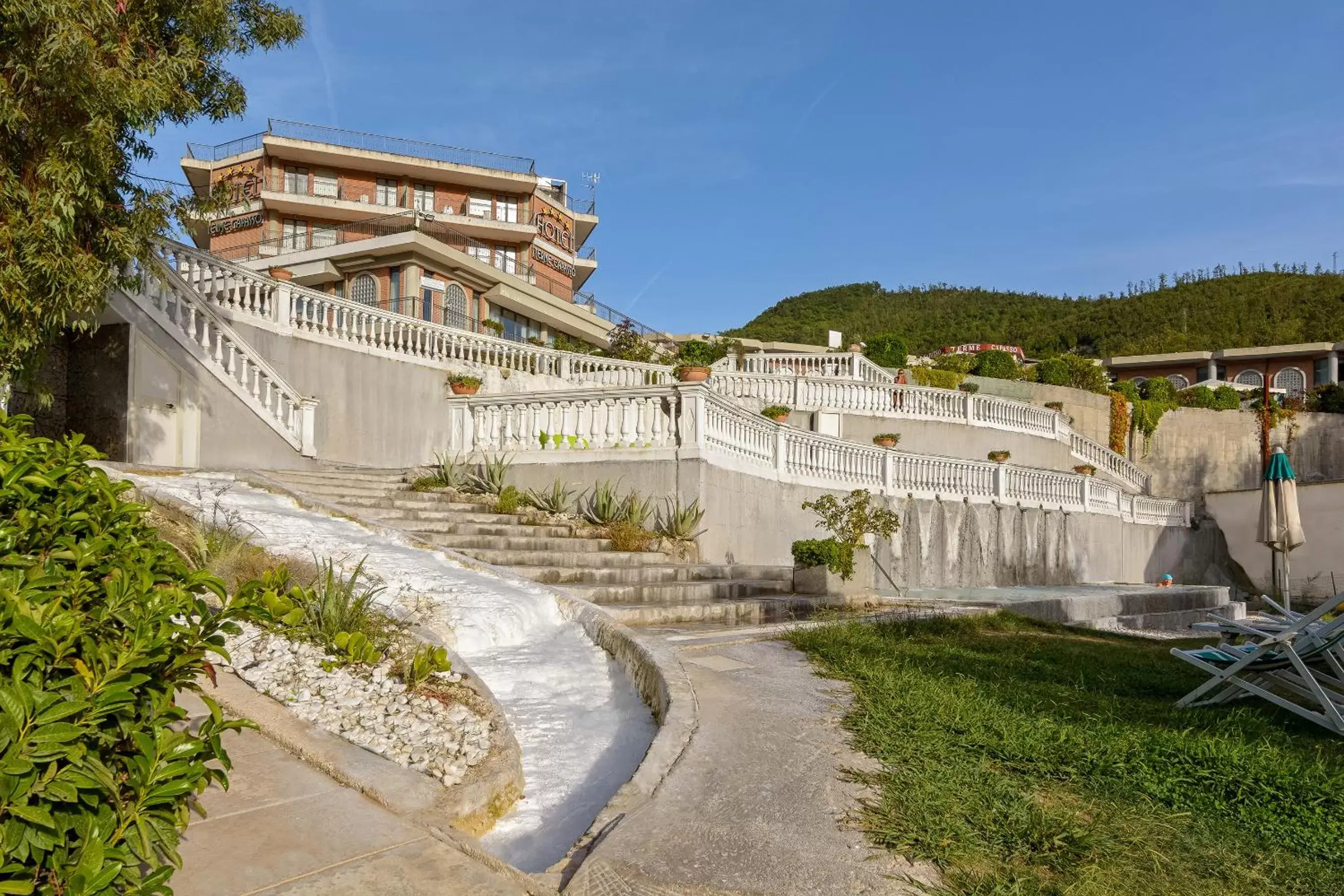 Facade/entrance, Property Building in Hotel Terme Capasso