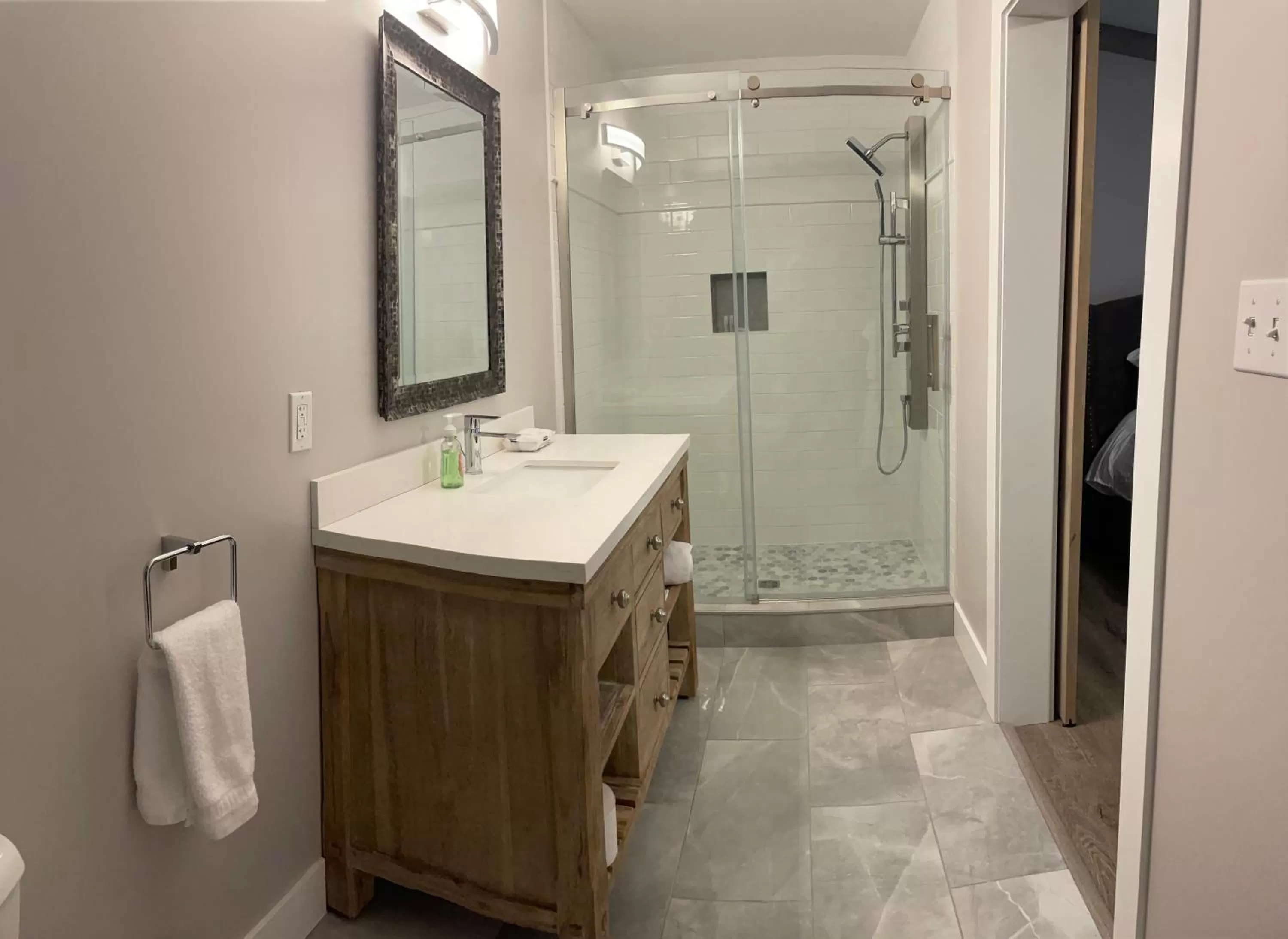 Bathroom in Bumblebee Bight Inn