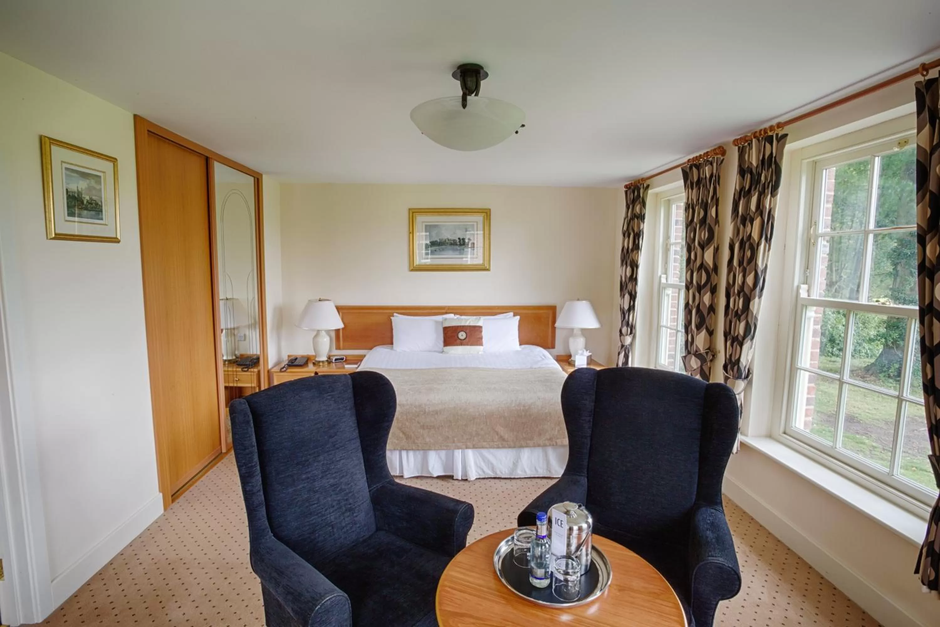 Bed in Donnington Grove Hotel & Golf Club