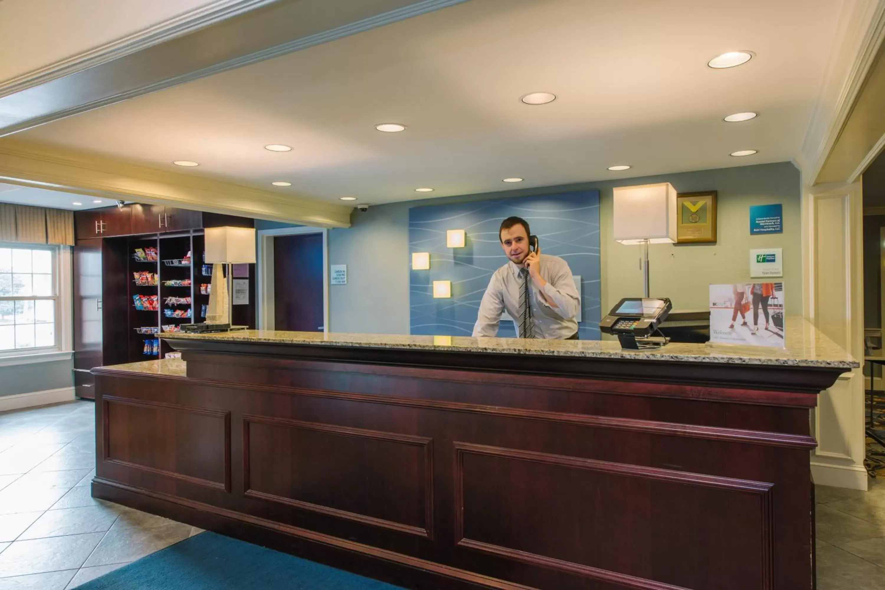 Lobby or reception, Lobby/Reception in Holiday Inn Express and Suites Merrimack, an IHG Hotel