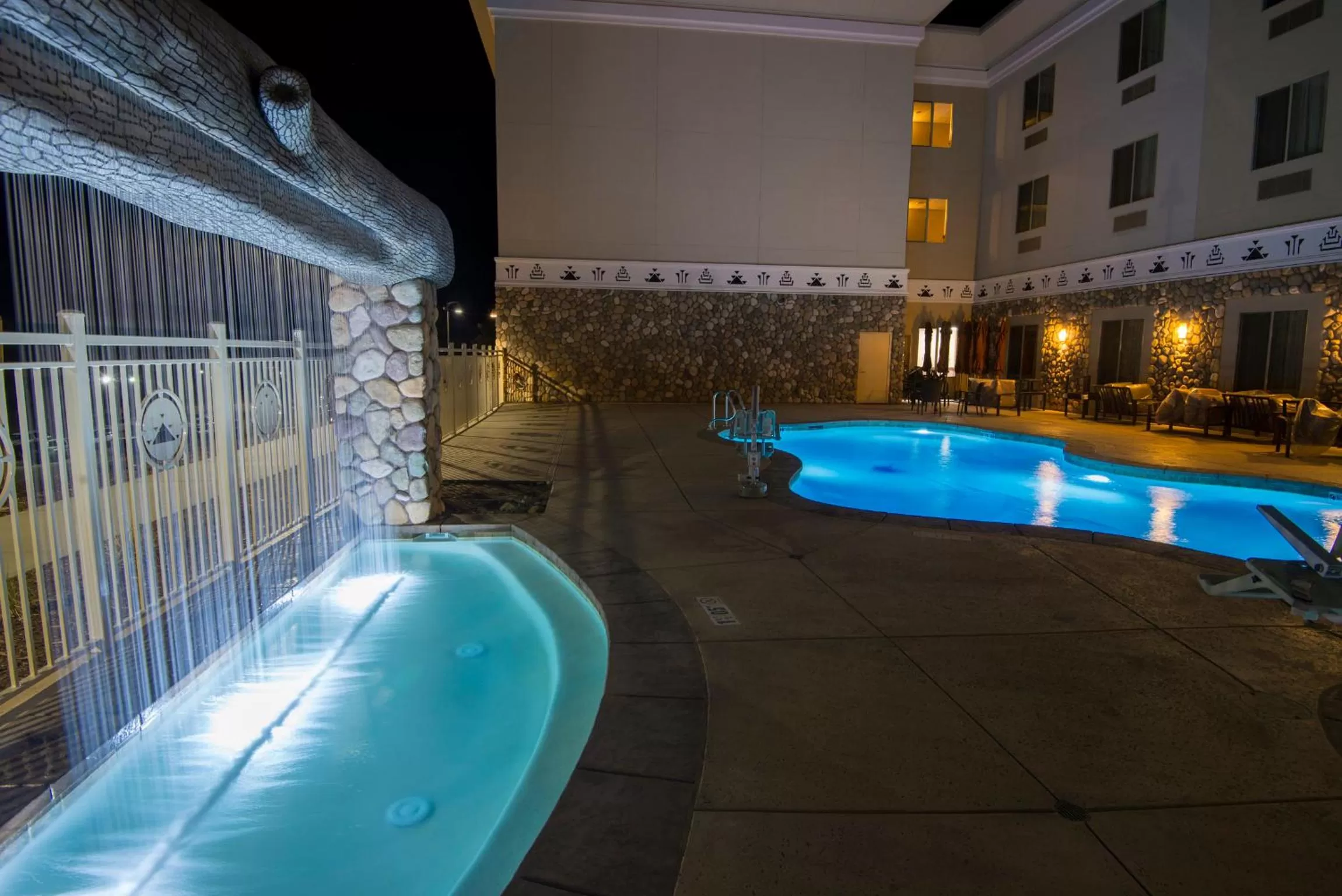 Swimming pool in Win-River Resort and Casino