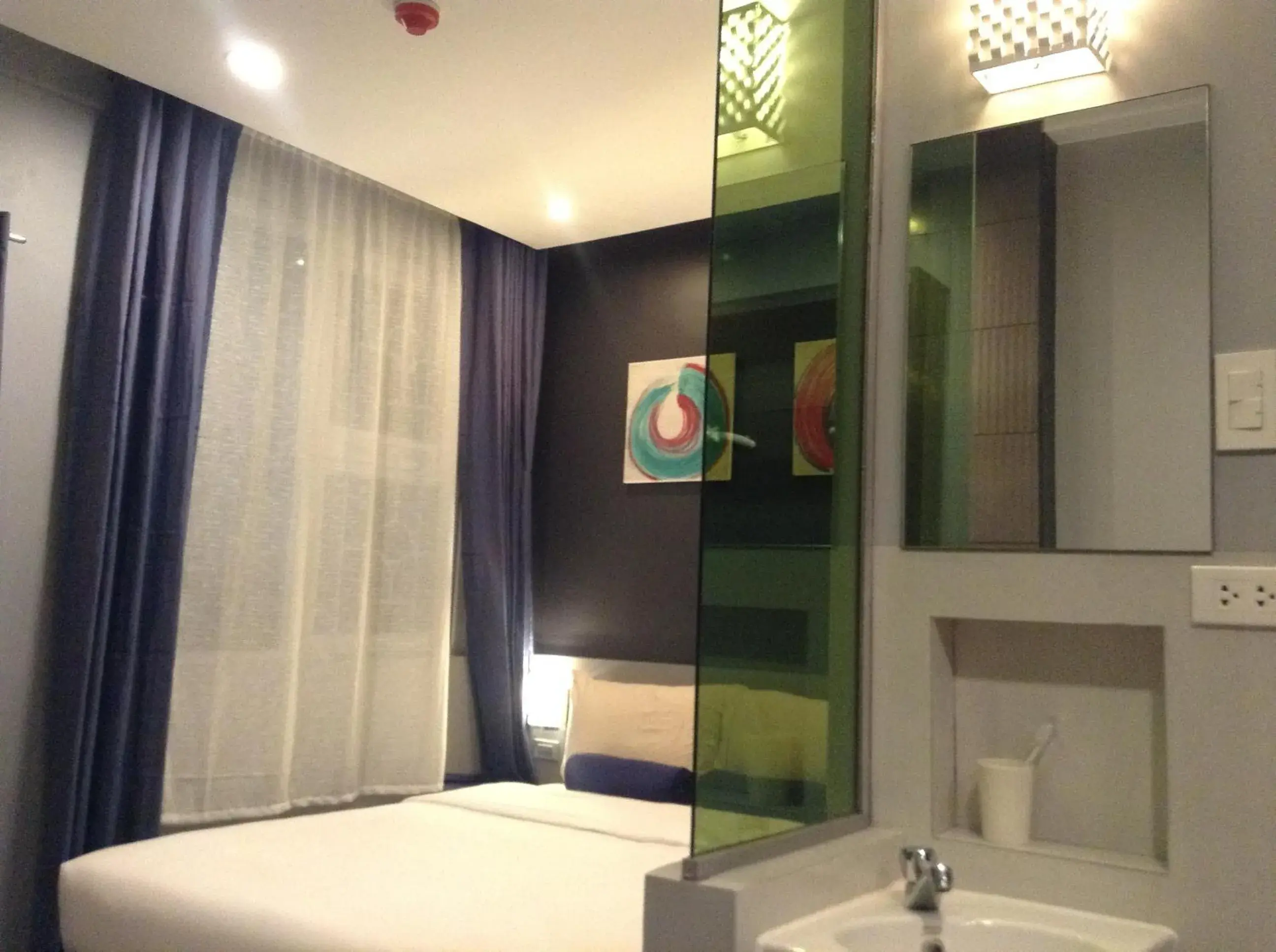 Bedroom, Bathroom in Leez Inn Malate