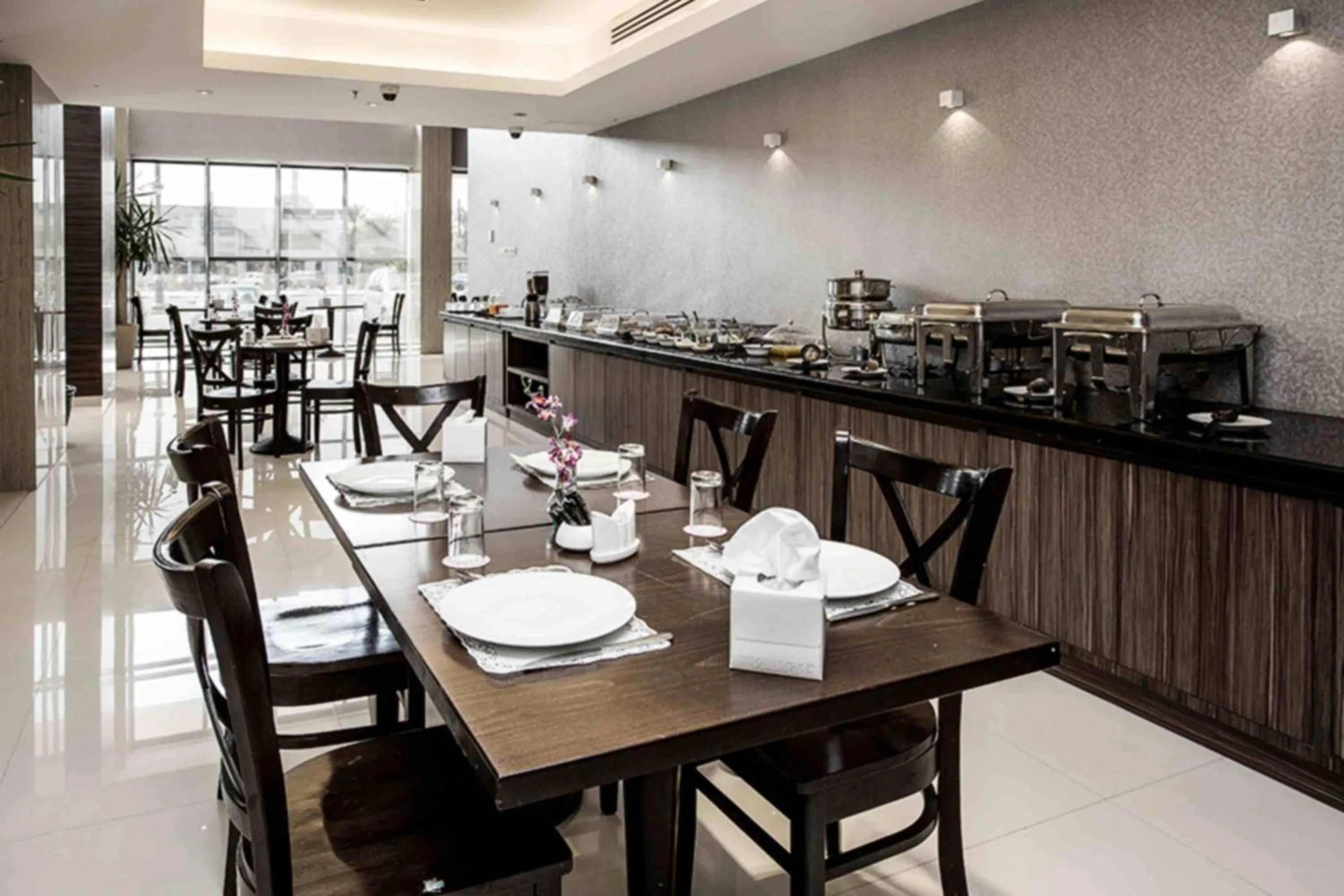Restaurant/places to eat in Hayat Watheer for serviced Apartment