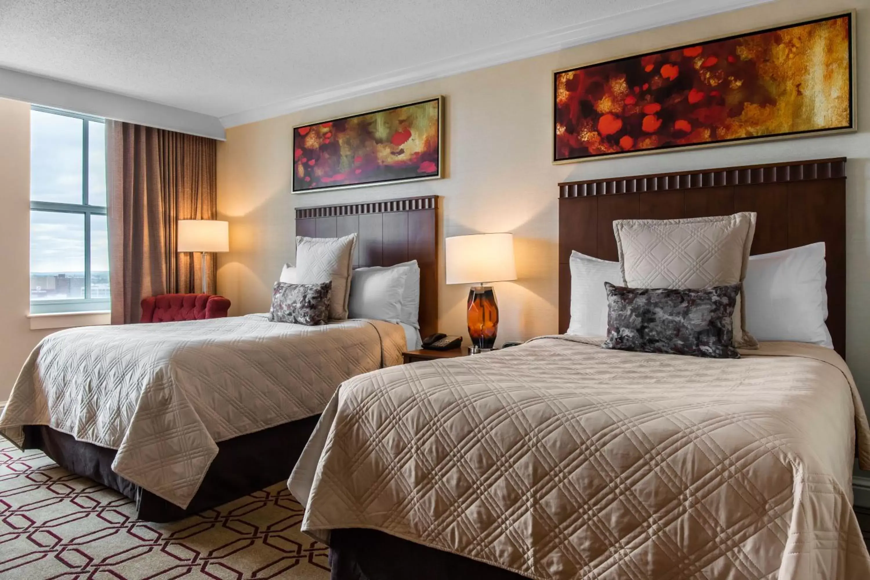 Photo of the whole room, Bed in Omni Providence