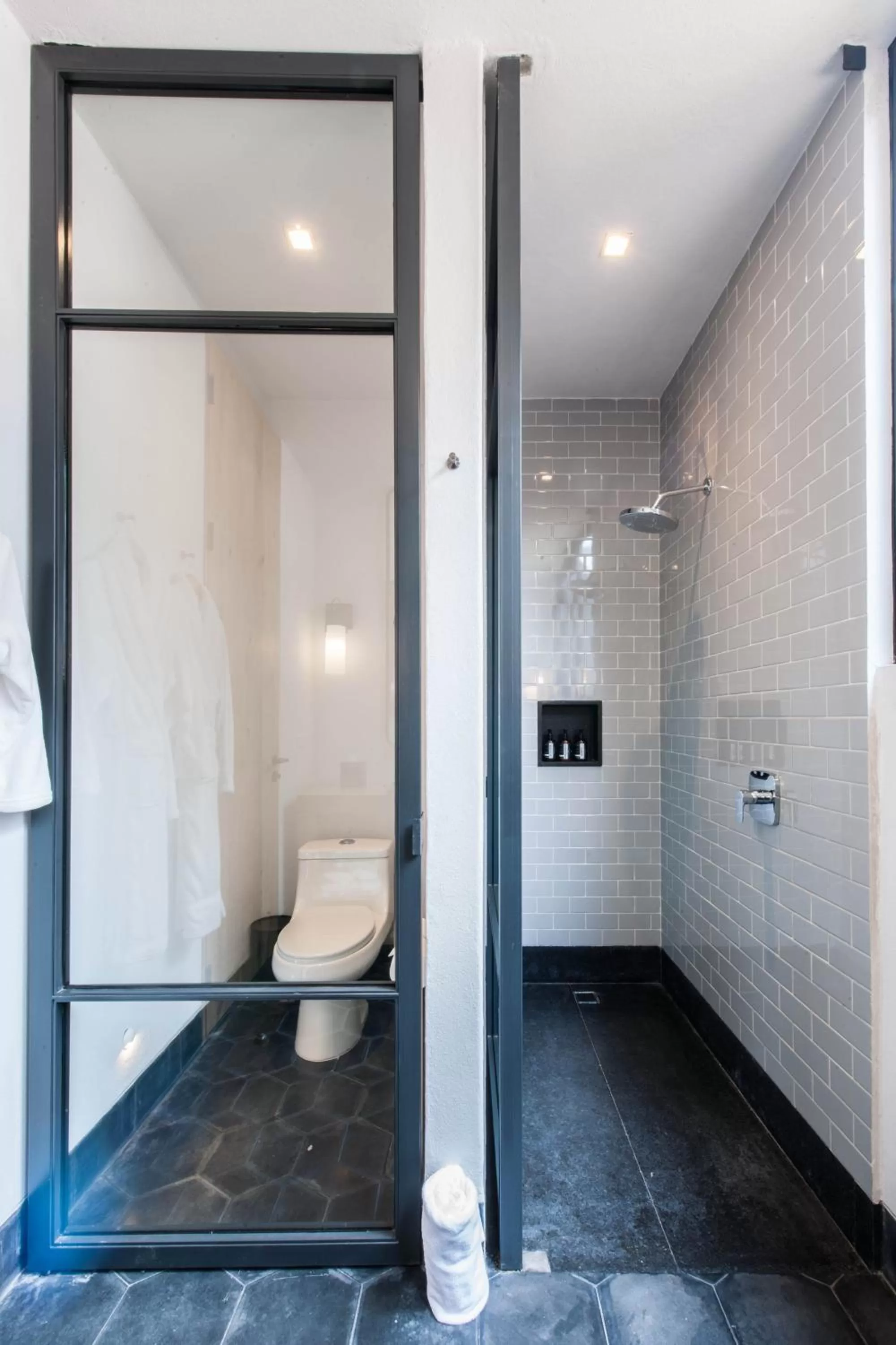 Shower in Cinco Rodavento