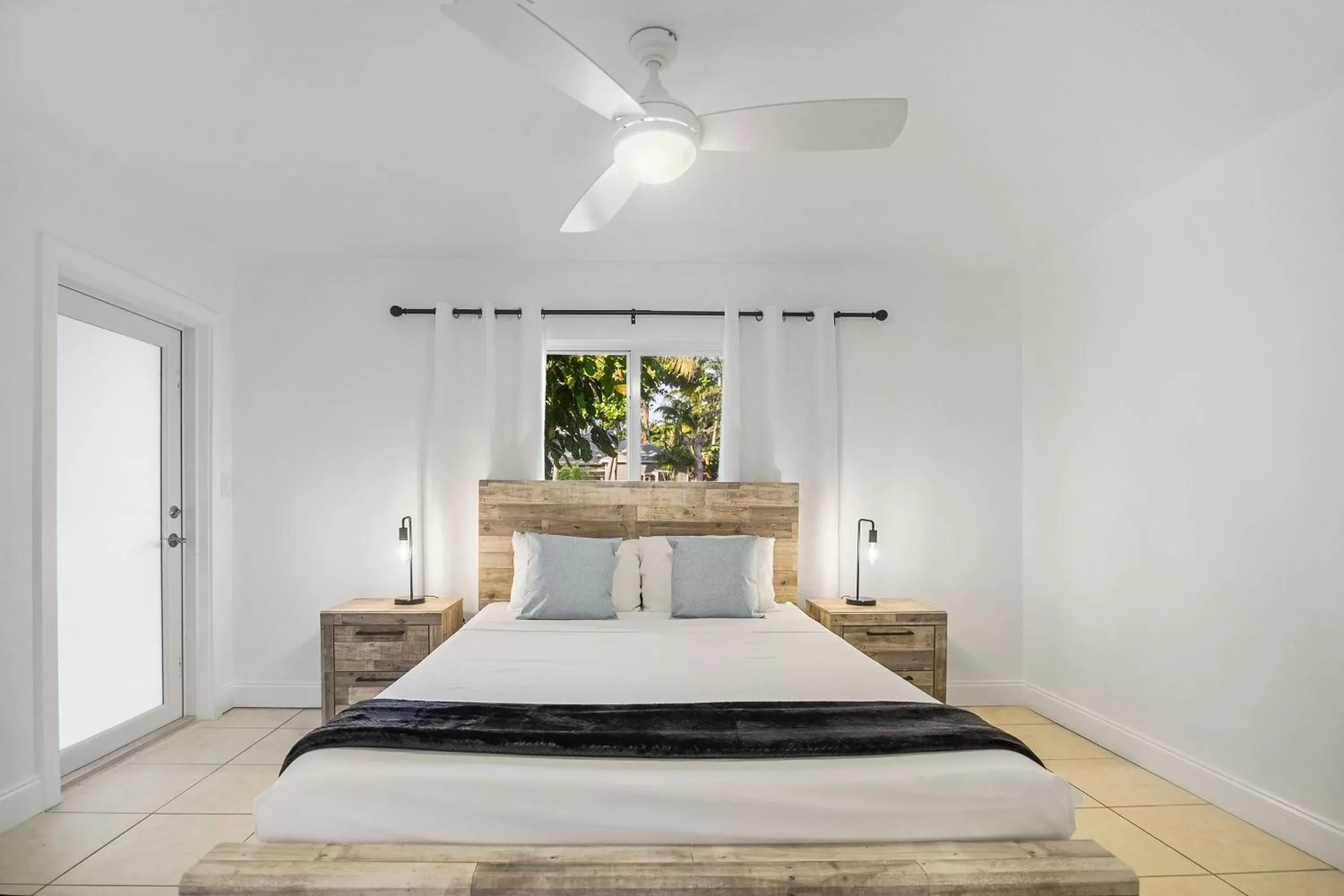 Bed in Alani Bay Premium Condos