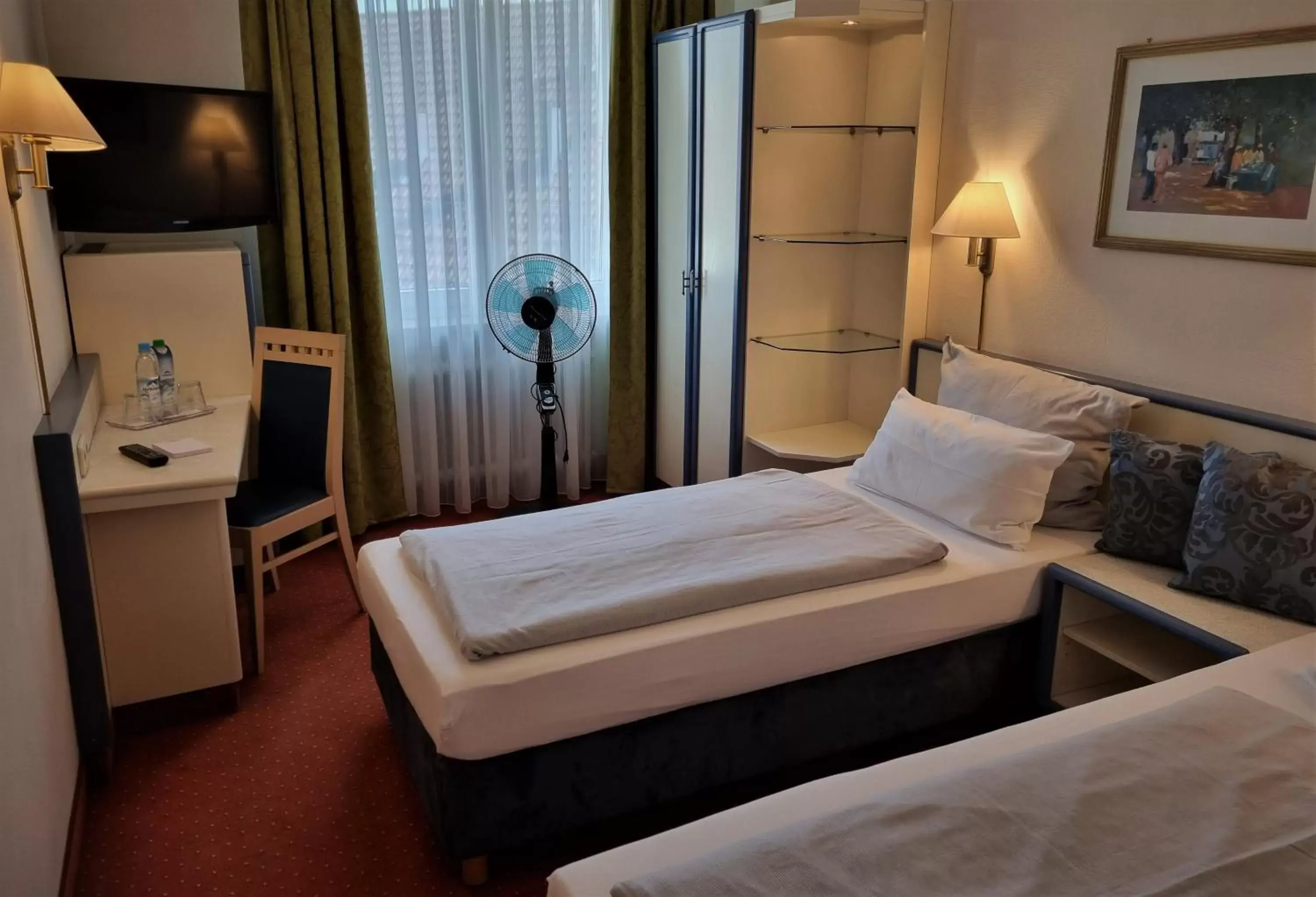 Photo of the whole room, Bed in myMINGA4 - Hotel & serviced Apartments