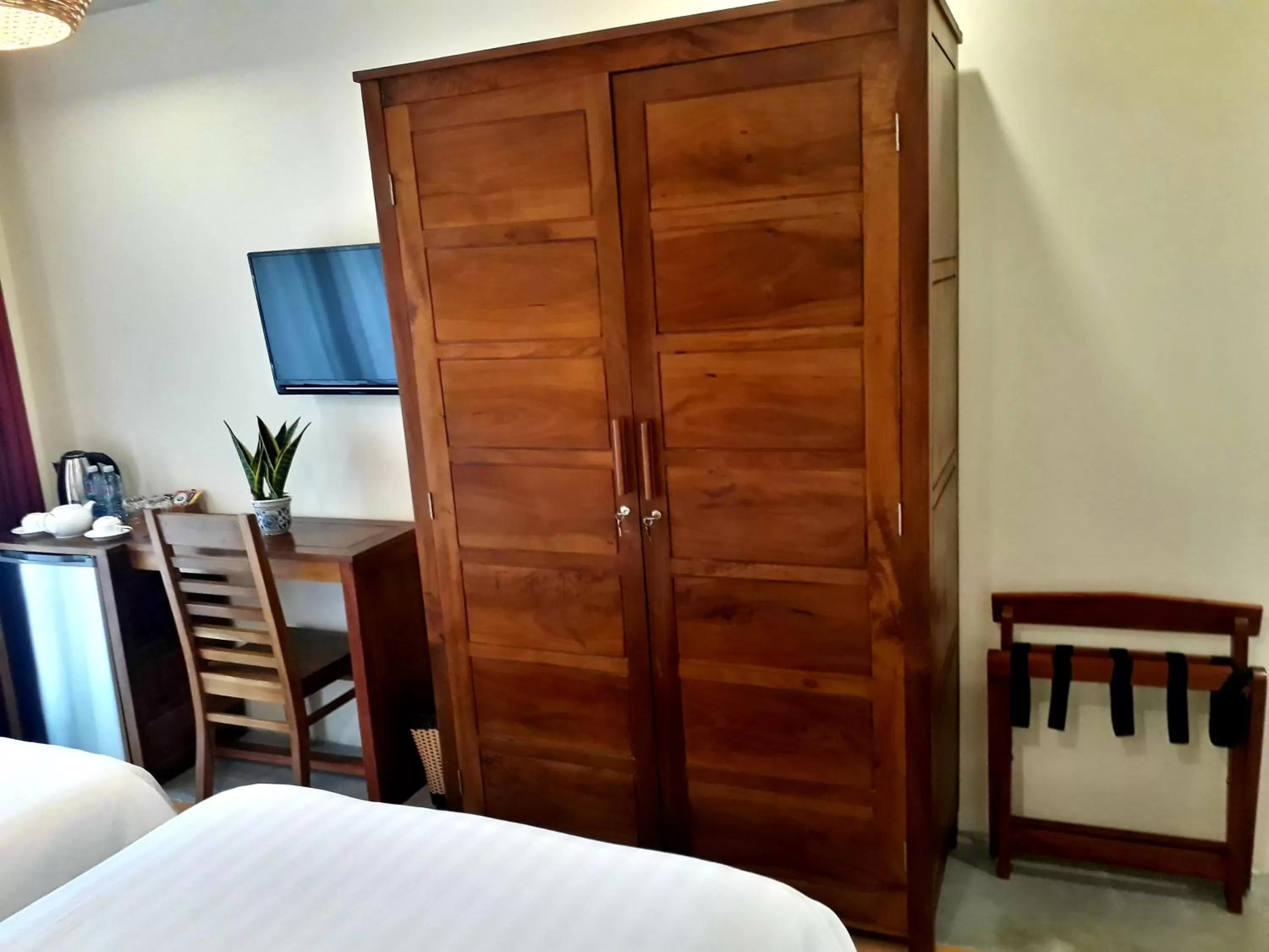 Bedroom, Bed in Pink Tulip Hoi An