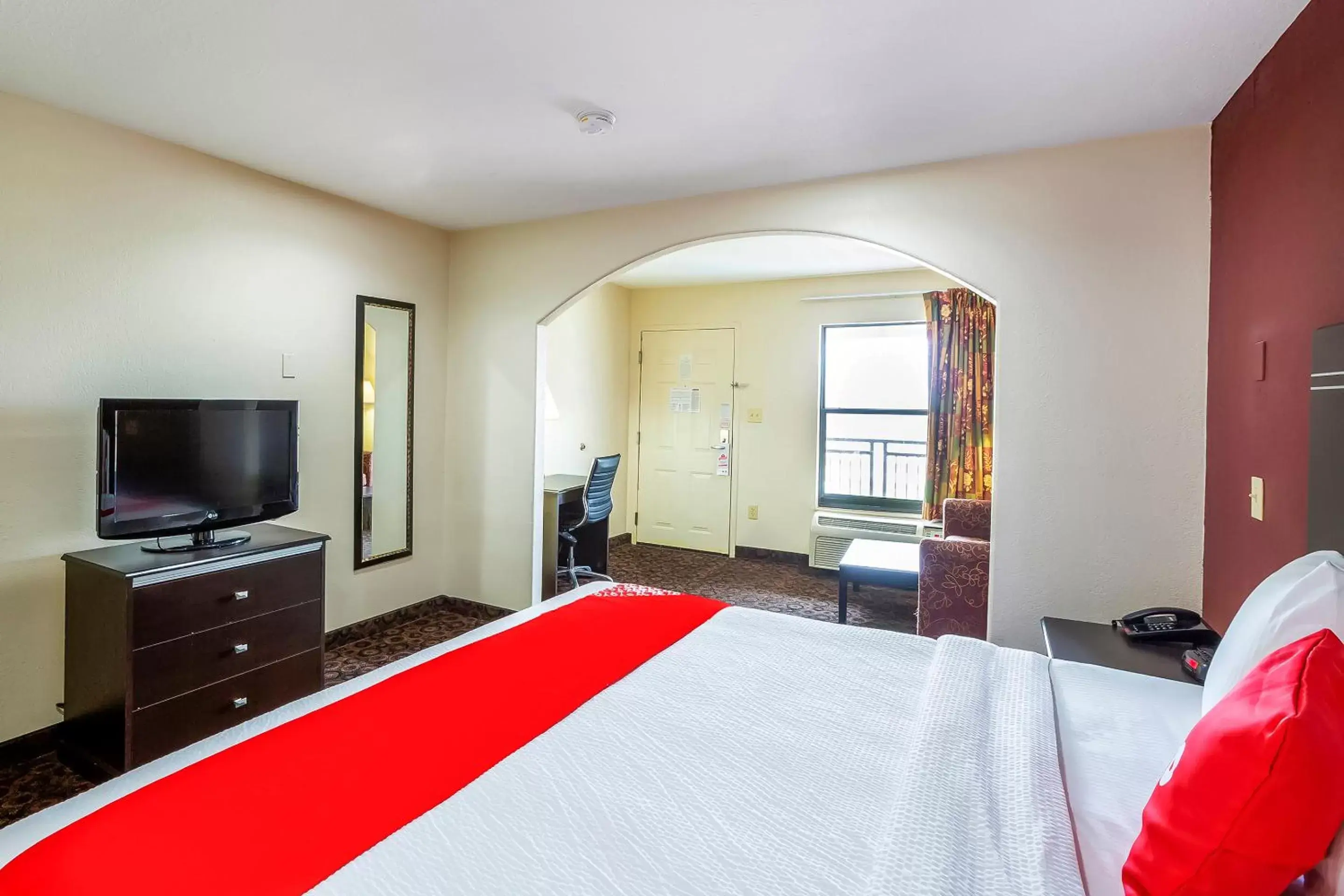 Bedroom, Bed in OYO Hotel LSU