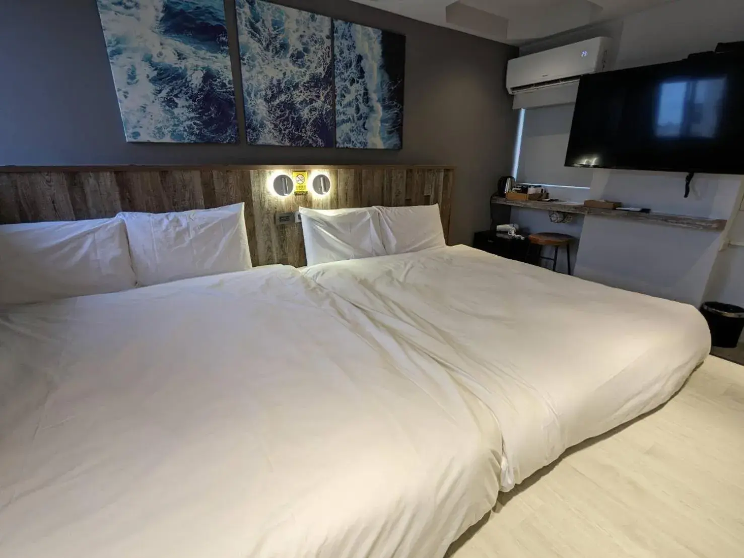 Bed in YESHOME HOTEL