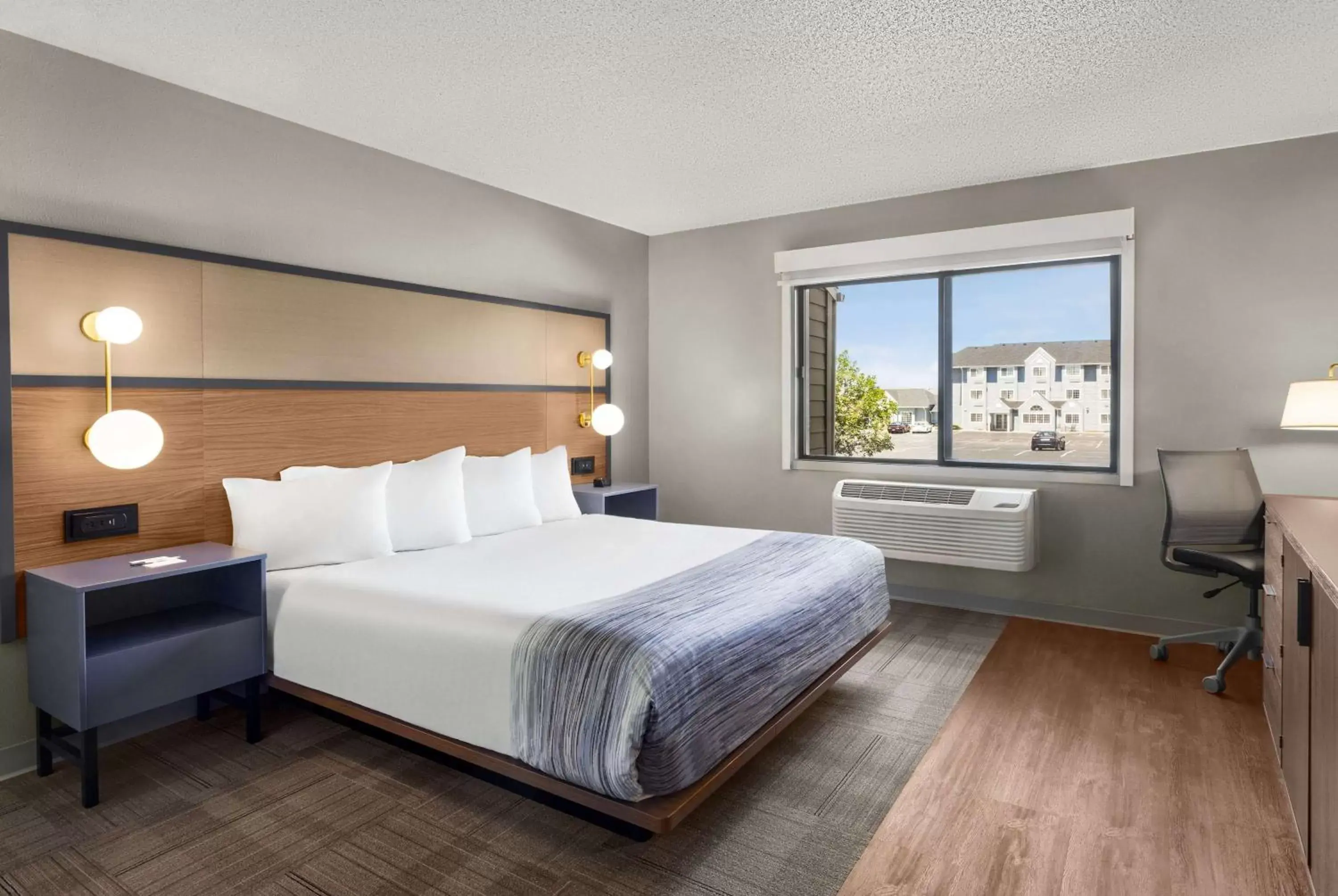 Photo of the whole room, Bed in AmericInn by Wyndham Rapid City