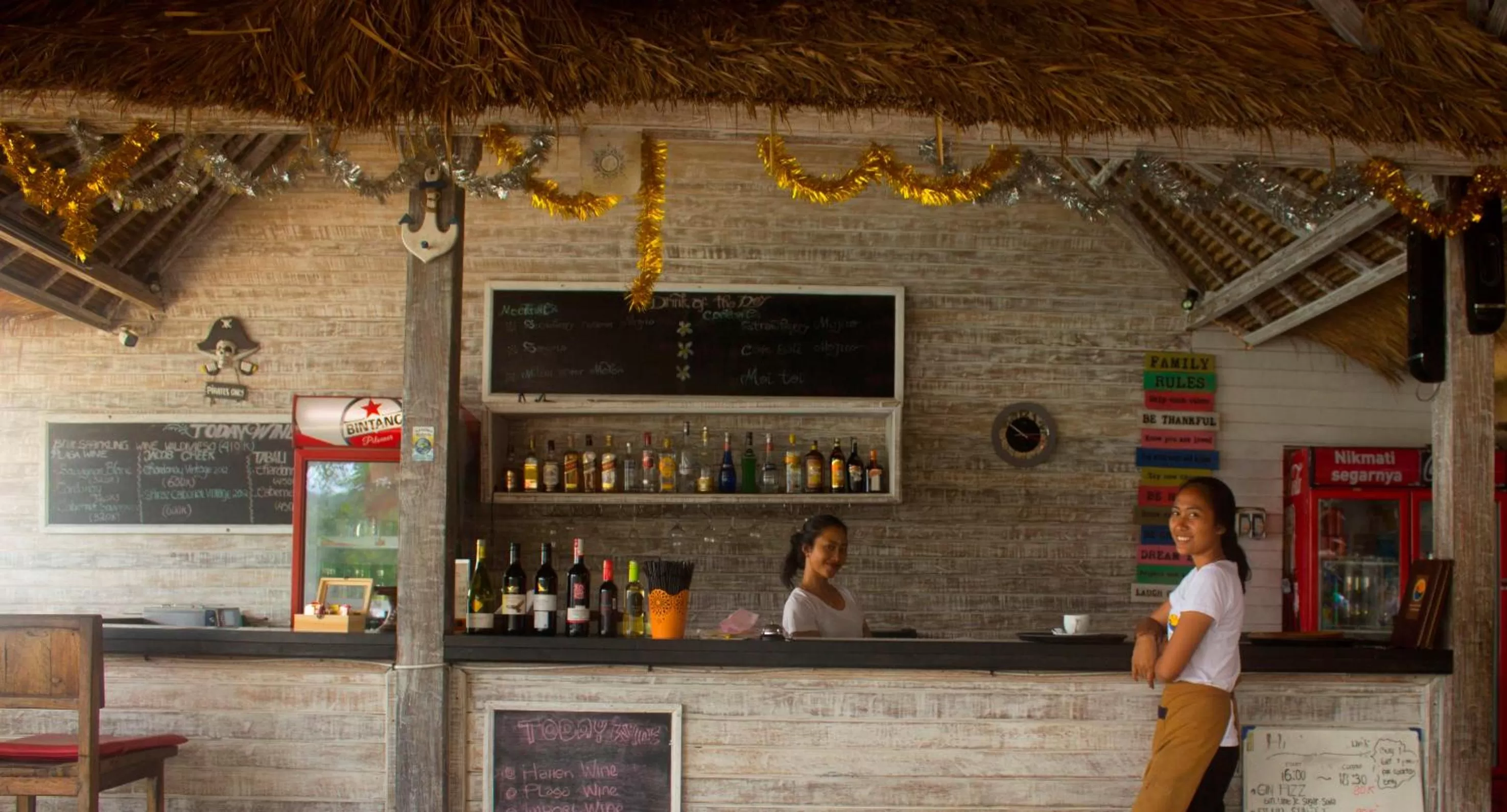 Restaurant/places to eat in Sanghyang Bay Villas