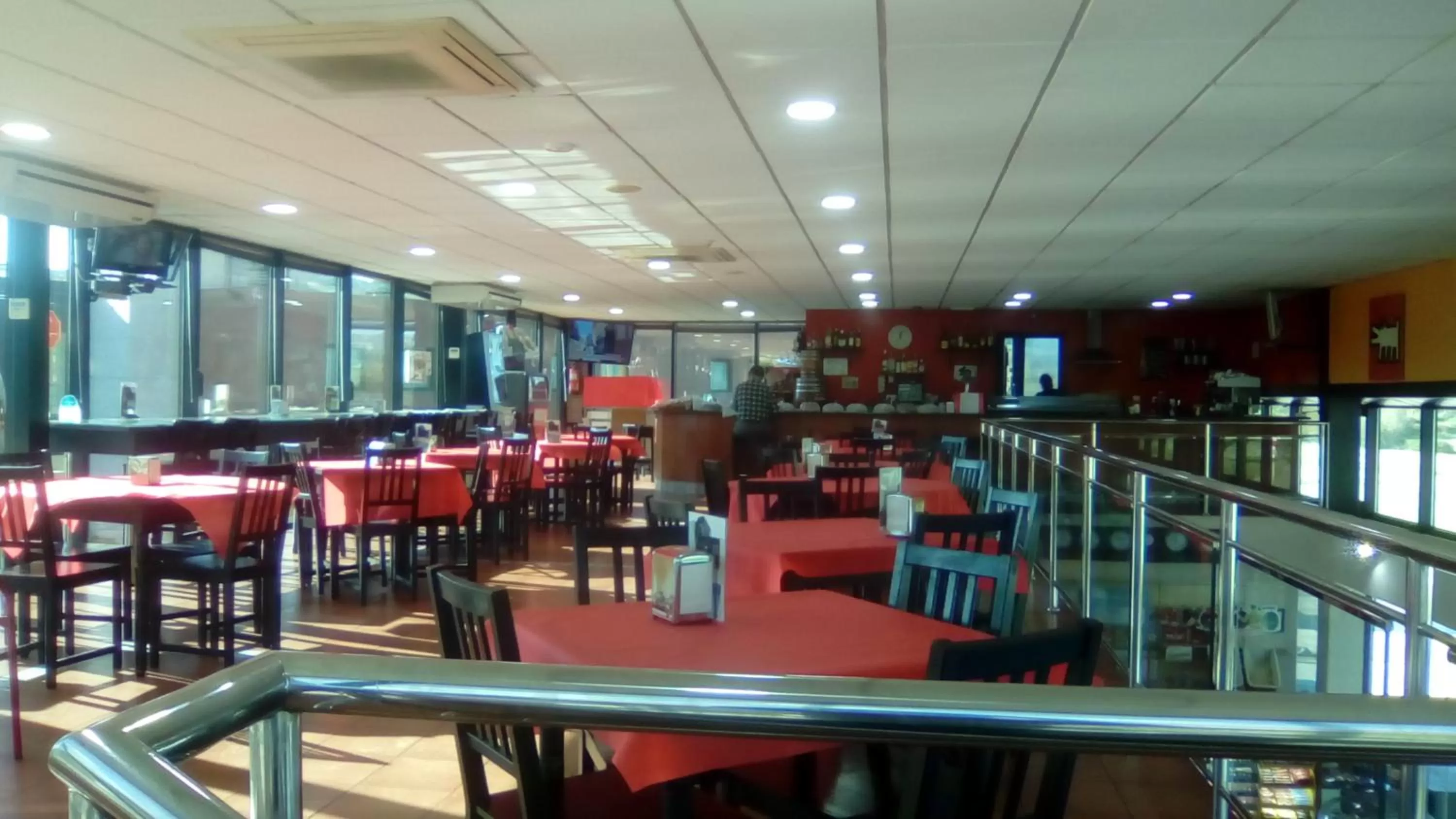 Restaurant/places to eat in Puerta de Santillana